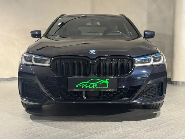 BMW 5 Series view 4