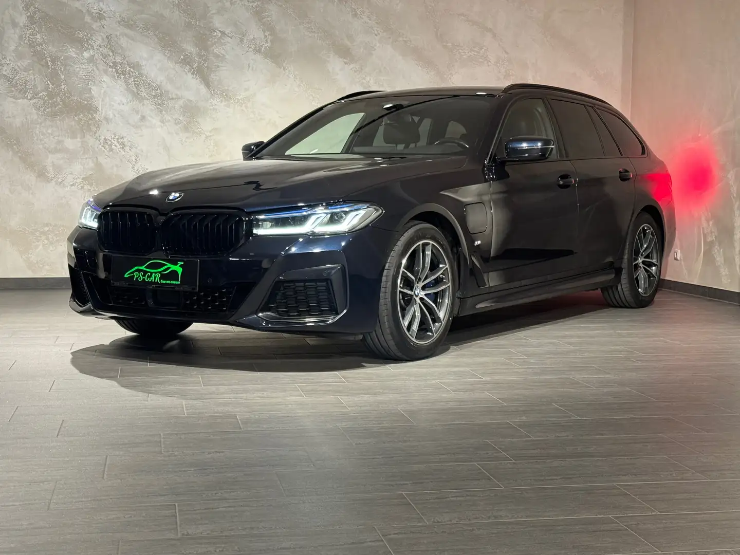BMW 530 530 e xDrive M Sport**Hybrid/Benzin** Schwarz - 2
