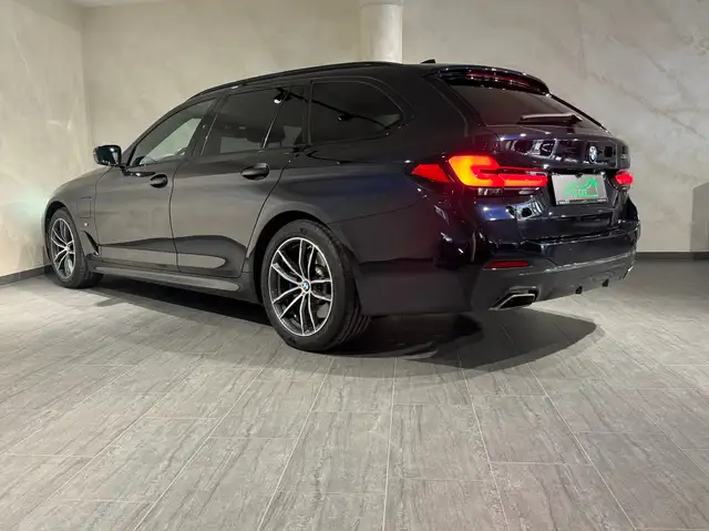 BMW 5 Series view 15