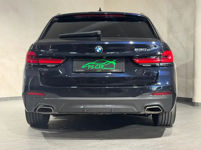 BMW 5 Series view 13