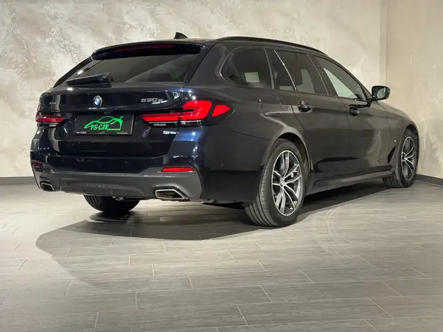 BMW 5 Series view 9