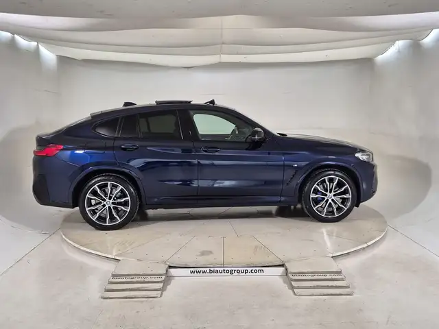 BMW X4 view 6