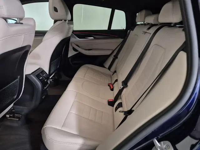 BMW X4 view 8