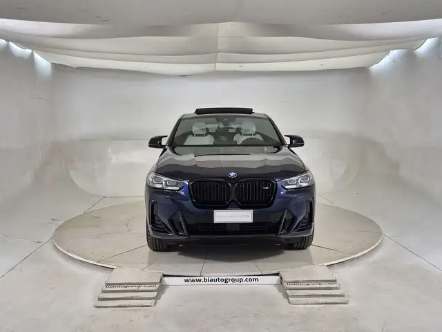 BMW X4 view 3