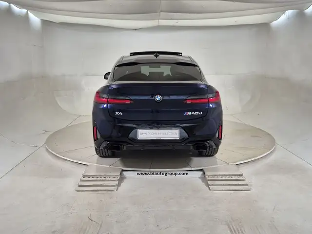 BMW X4 view 4