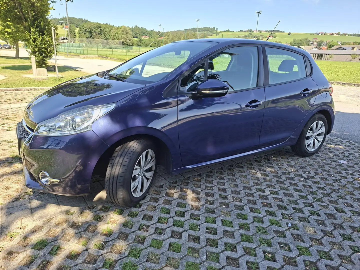 Peugeot 208 208 Active 1,2 VTi 82 Active Blau - 2