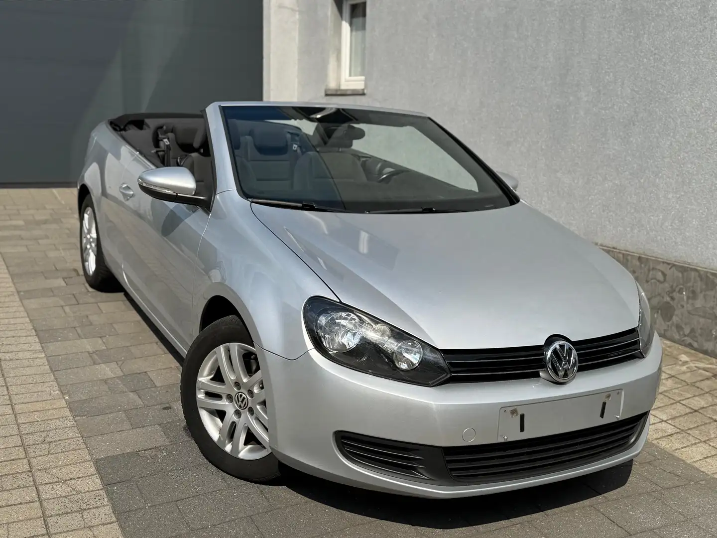 Volkswagen Golf Cabriolet Golf Cabrio 1.6 TDI BlueMotion Technology Life Zilver - 2
