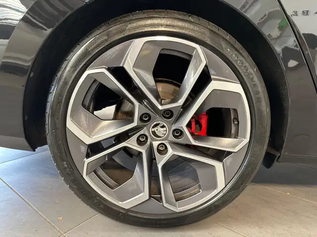 Skoda Octavia view 3