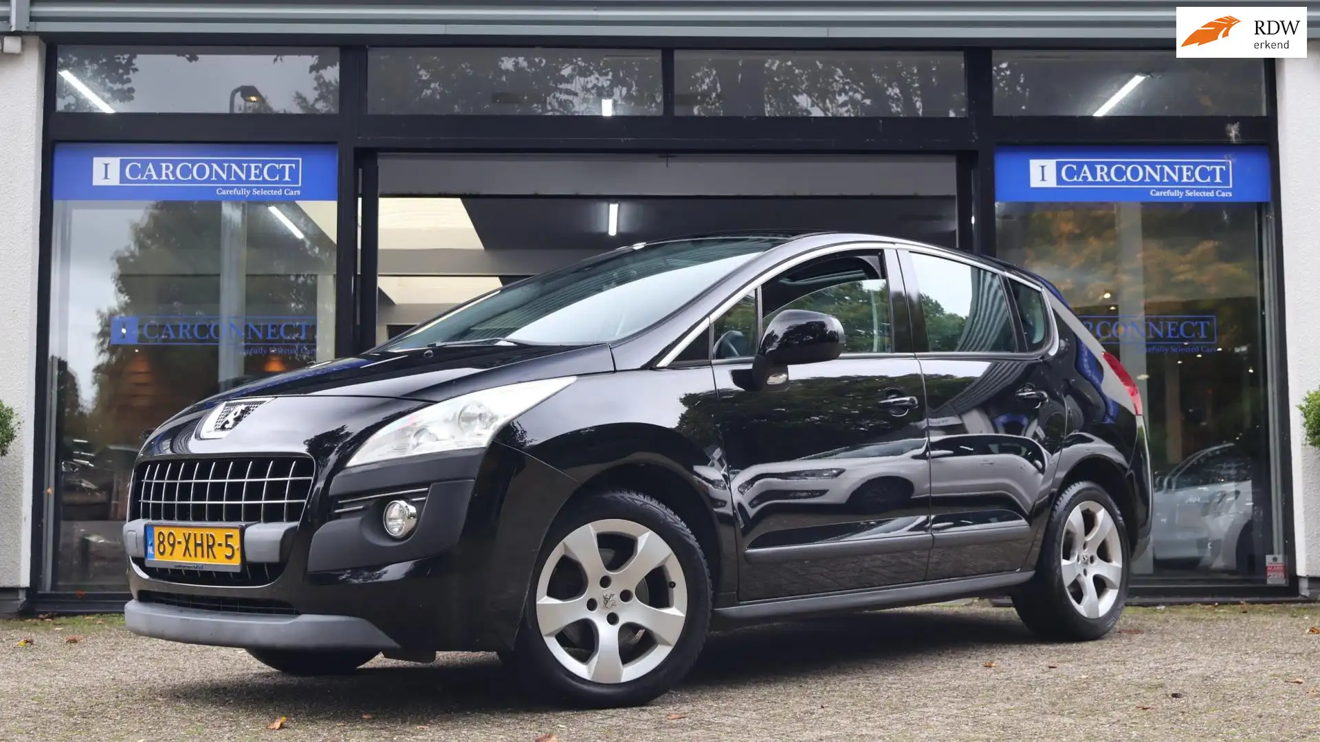 Peugeot 3008 1.6 THP Blue Lease Executive|Pano|PDC|Trekhaak|Cru Zwart - 1