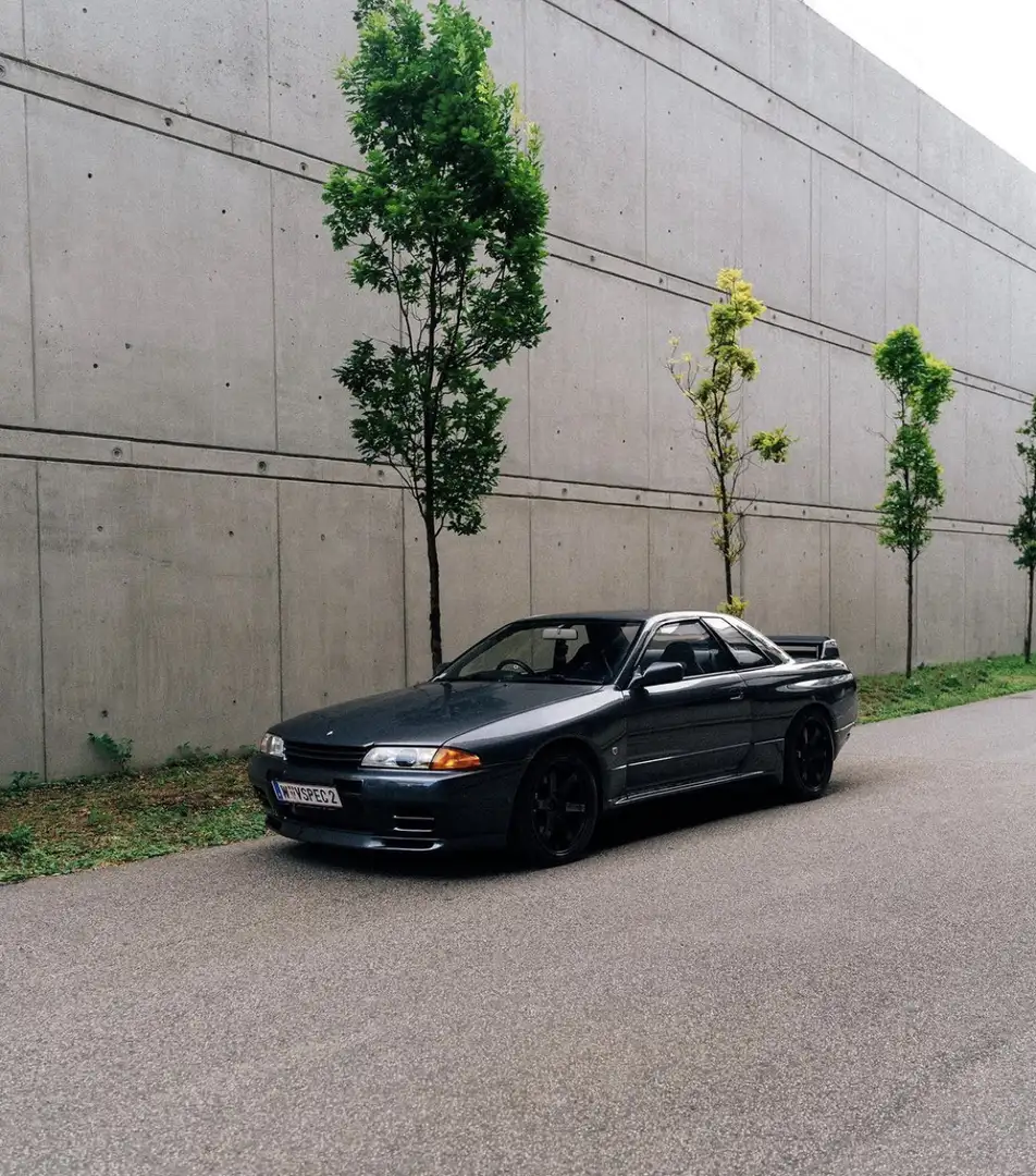 Nissan Skyline R32 GTR Vspec 2 siva - 2