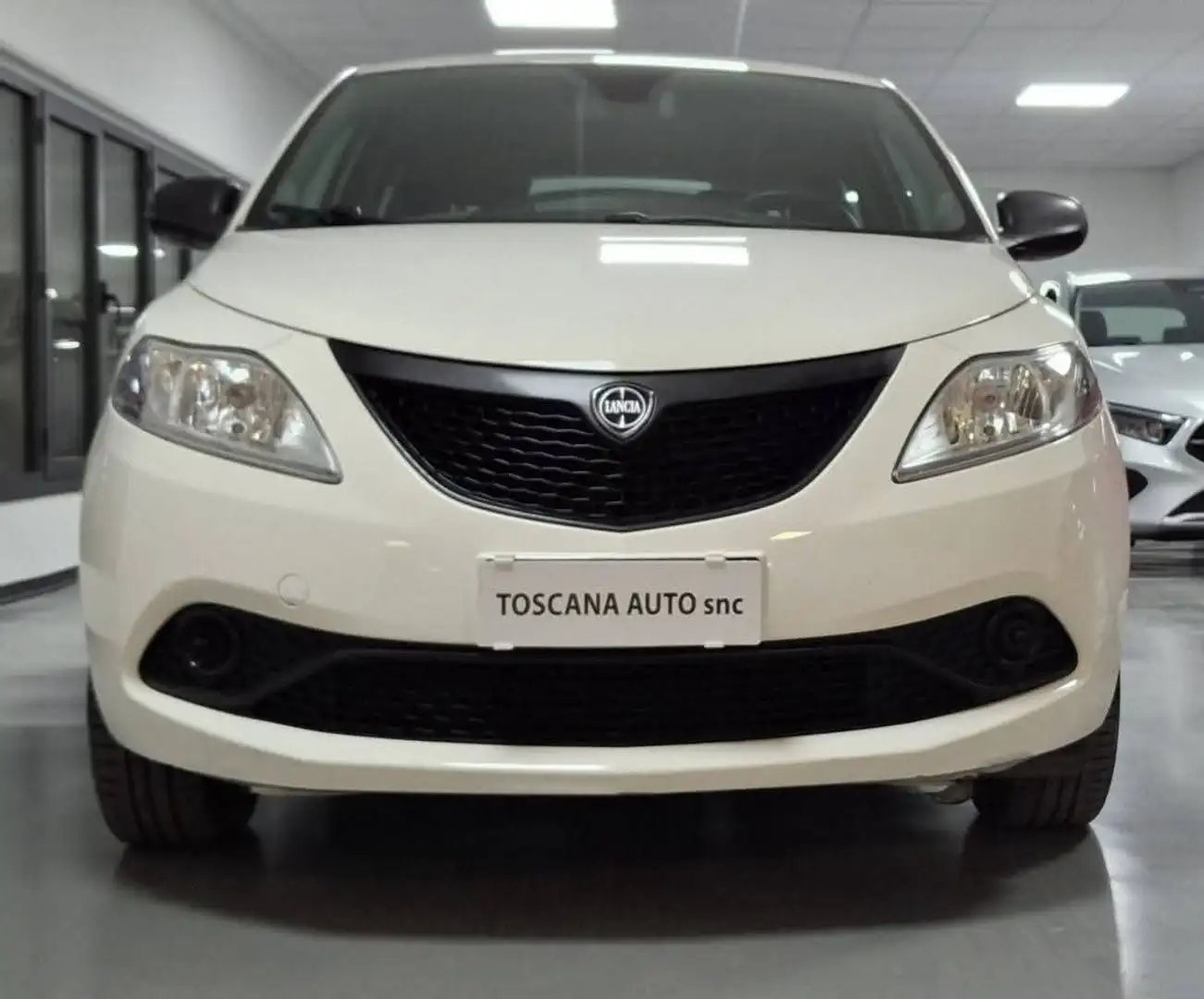 Lancia Ypsilon Ypsilon III 2015 1.2 Gold s Blanc - 2