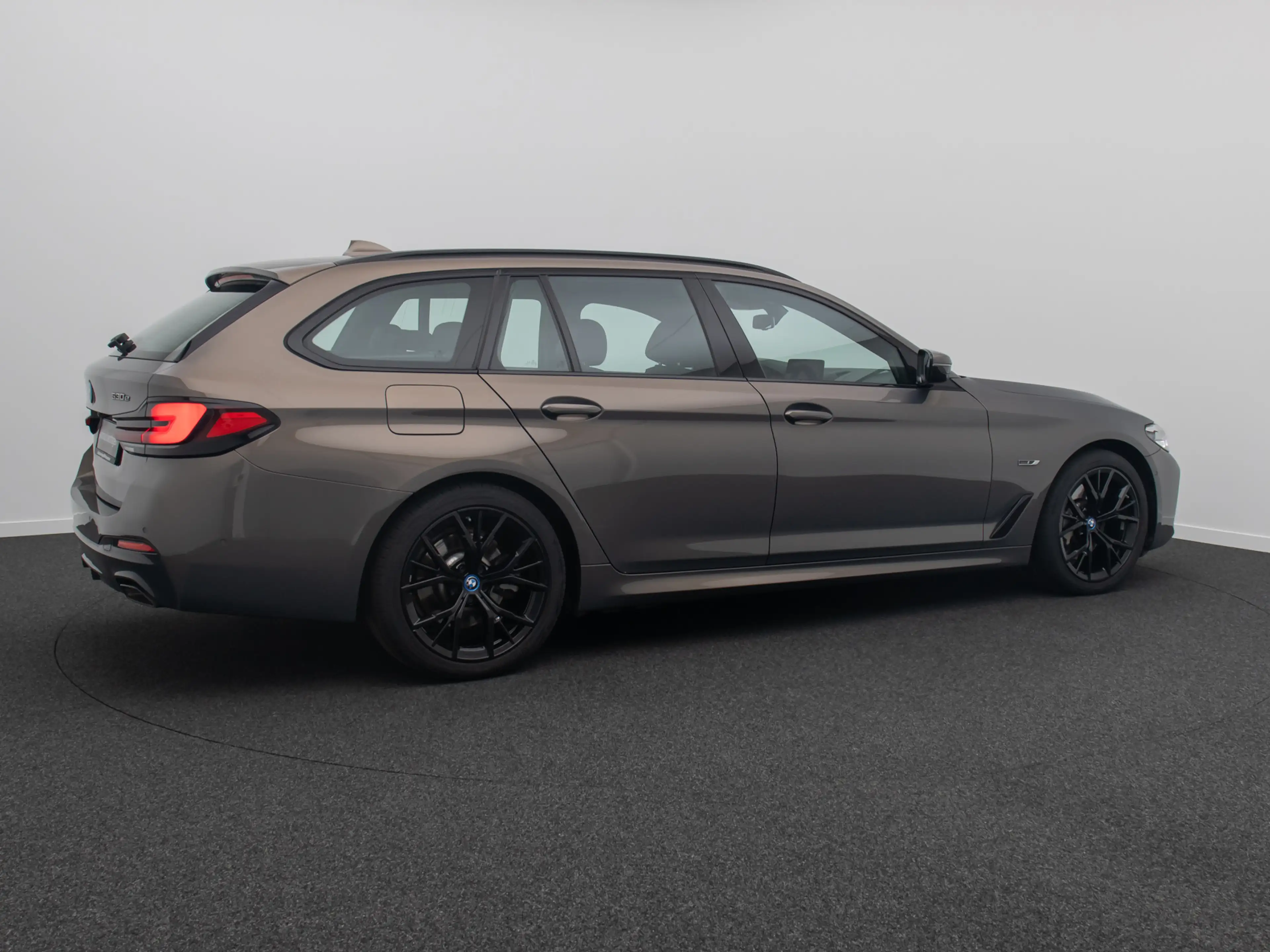 BMW 530 M Sport H K DAB HUD Individual 19Zoll — photo 6