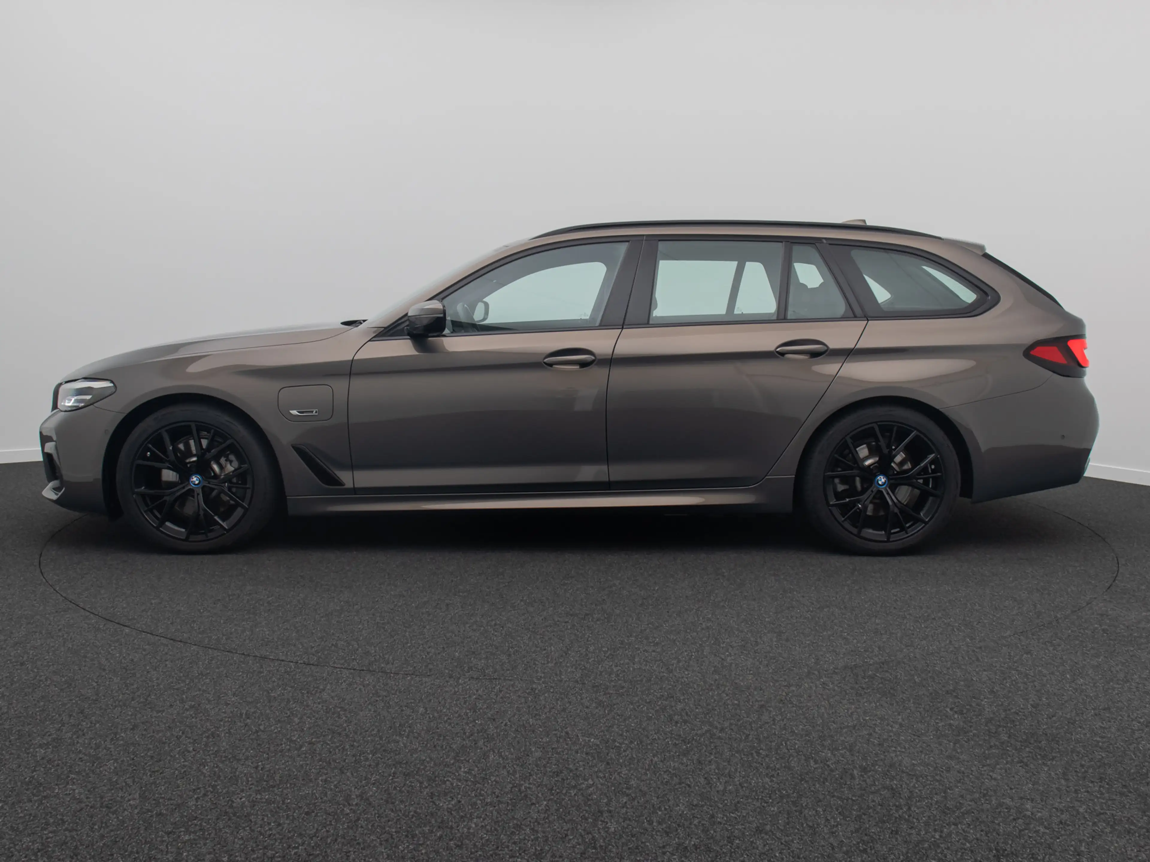 BMW 530 M Sport H K DAB HUD Individual 19Zoll — photo 11