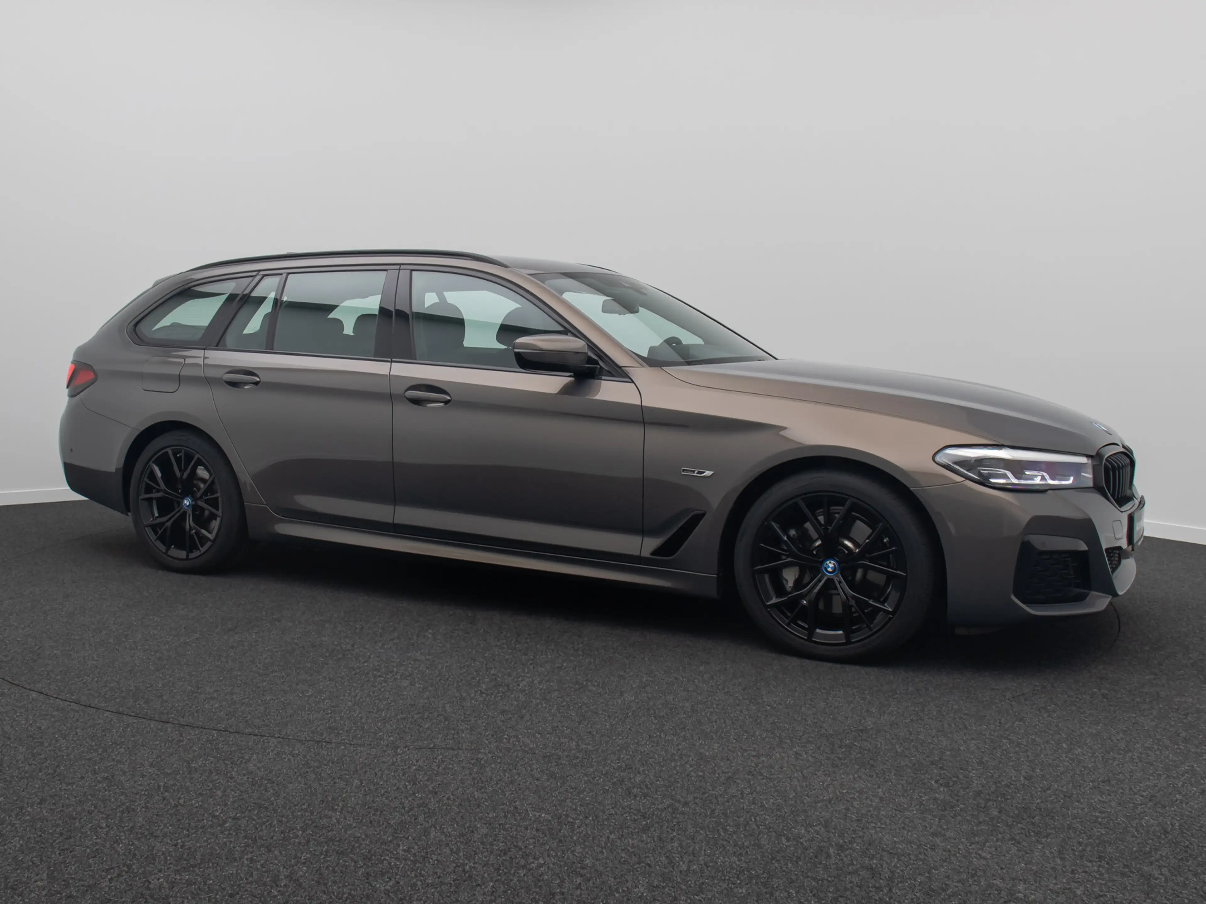 BMW 530 M Sport H K DAB HUD Individual 19Zoll — photo 4
