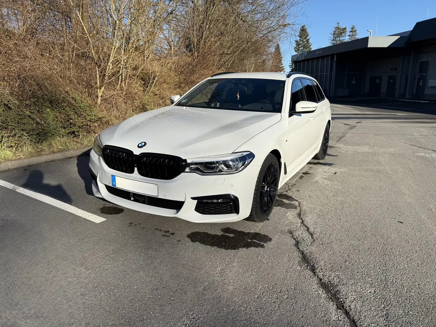 BMW 540 540d xDrive Touring M Paket Adaptive Drive H&K White - 1