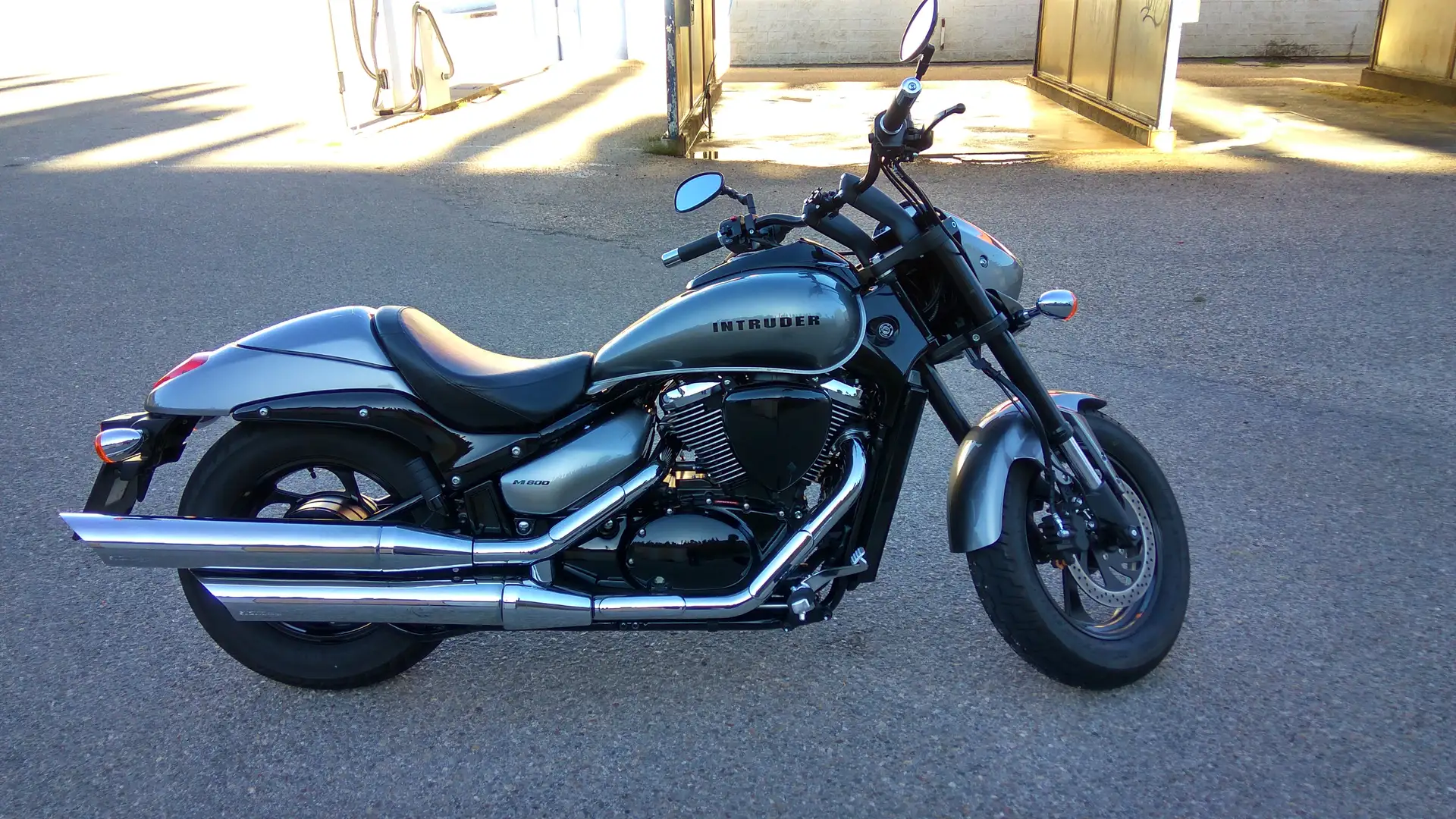 Suzuki Intruder M M800 (VZ800) 2016 Gris - 2