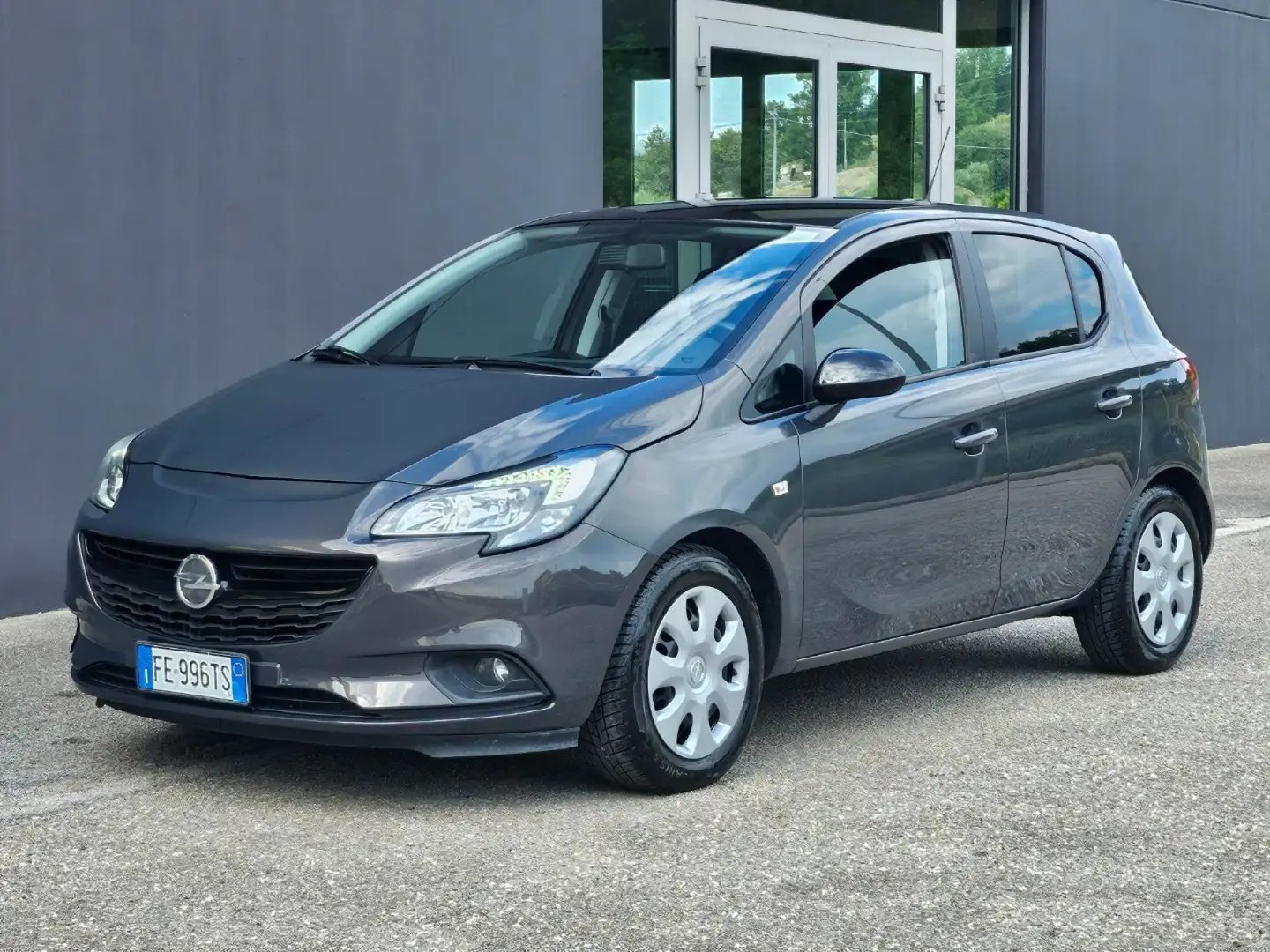 Opel Corsa 1.4 90CV GPL Tech 5 porte n-Joy Grau - 1