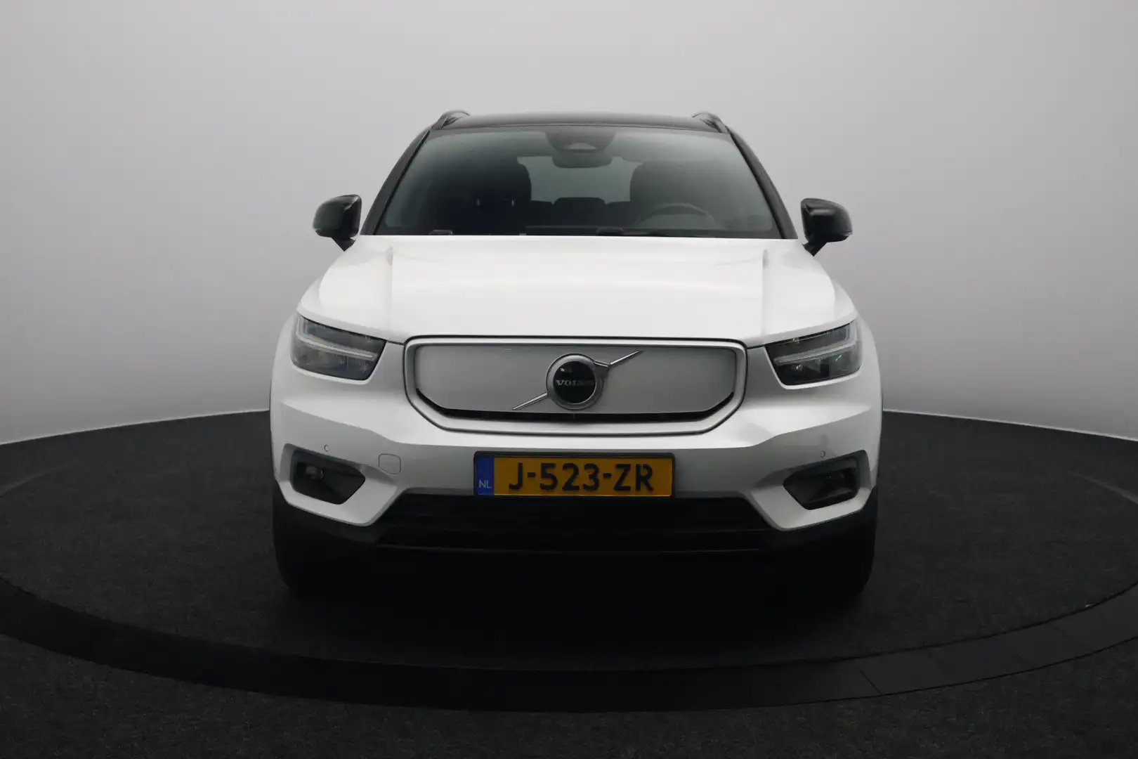 Volvo XC40 Recharge P8 AWD R-Design SOH 95,3% | Leer | Camera Fehér - 2