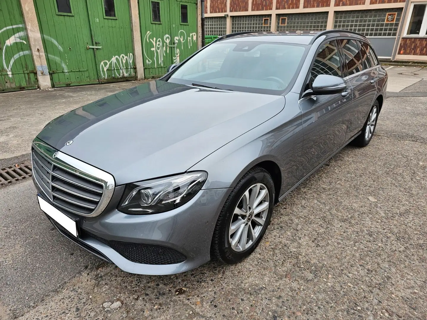 Mercedes-Benz E 200 E -Klasse T-Modell E 200 d Grau - 1