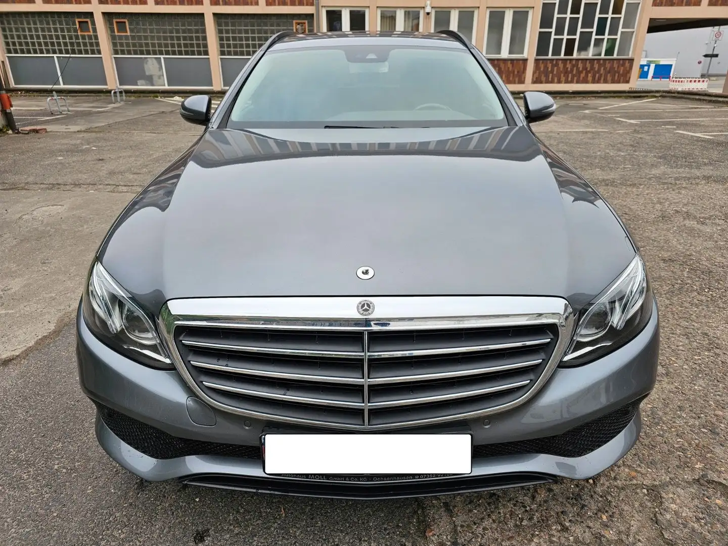 Mercedes-Benz E 200 E -Klasse T-Modell E 200 d Grau - 2