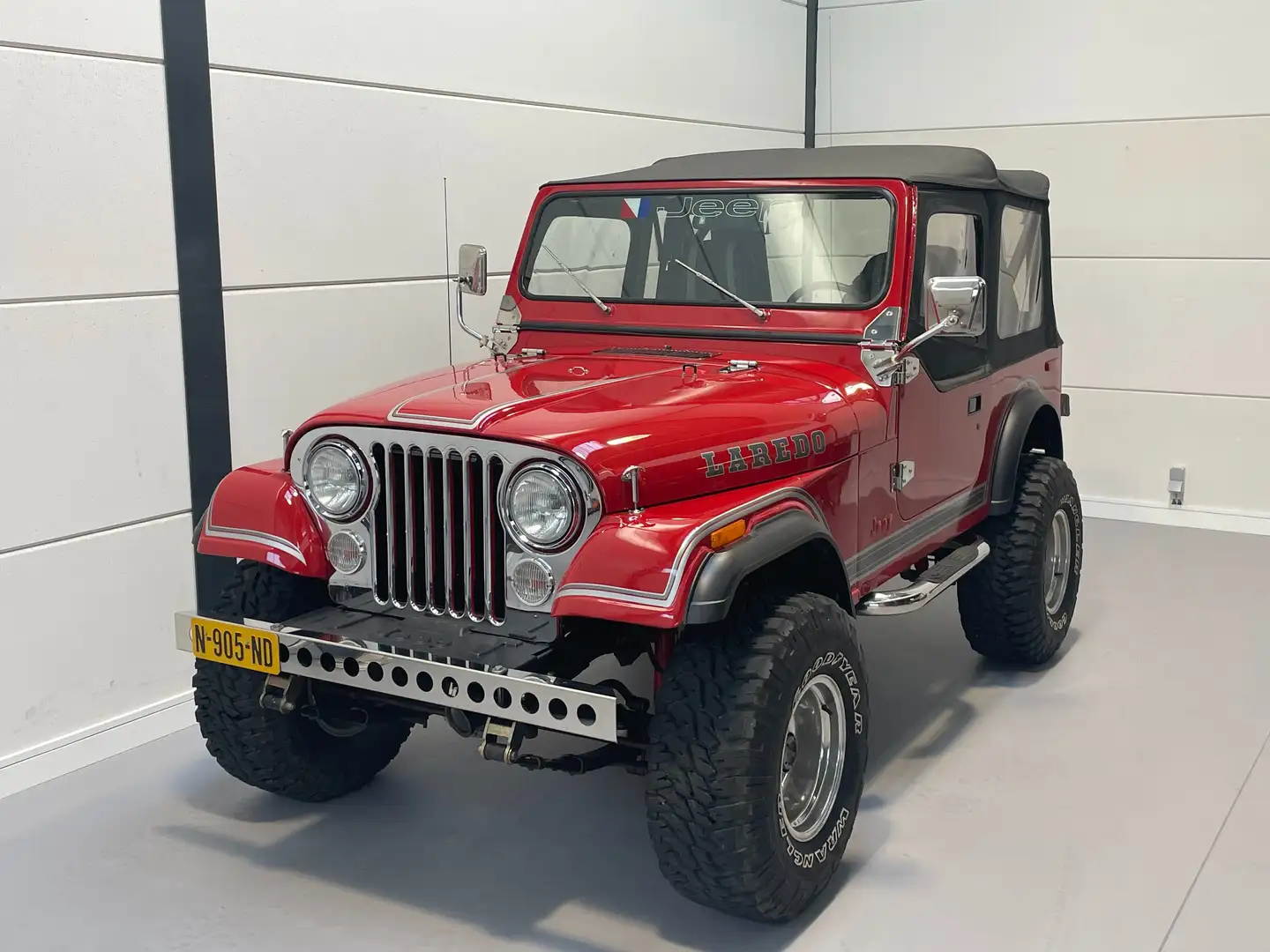 Jeep CJ-7 Laredo AMC 360 V8 crvena - 2
