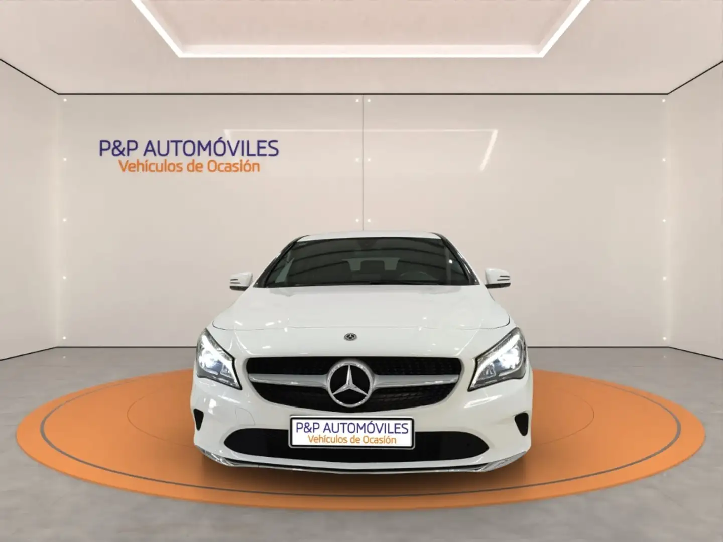 Mercedes-Benz CLA 200 200d Blanc - 2