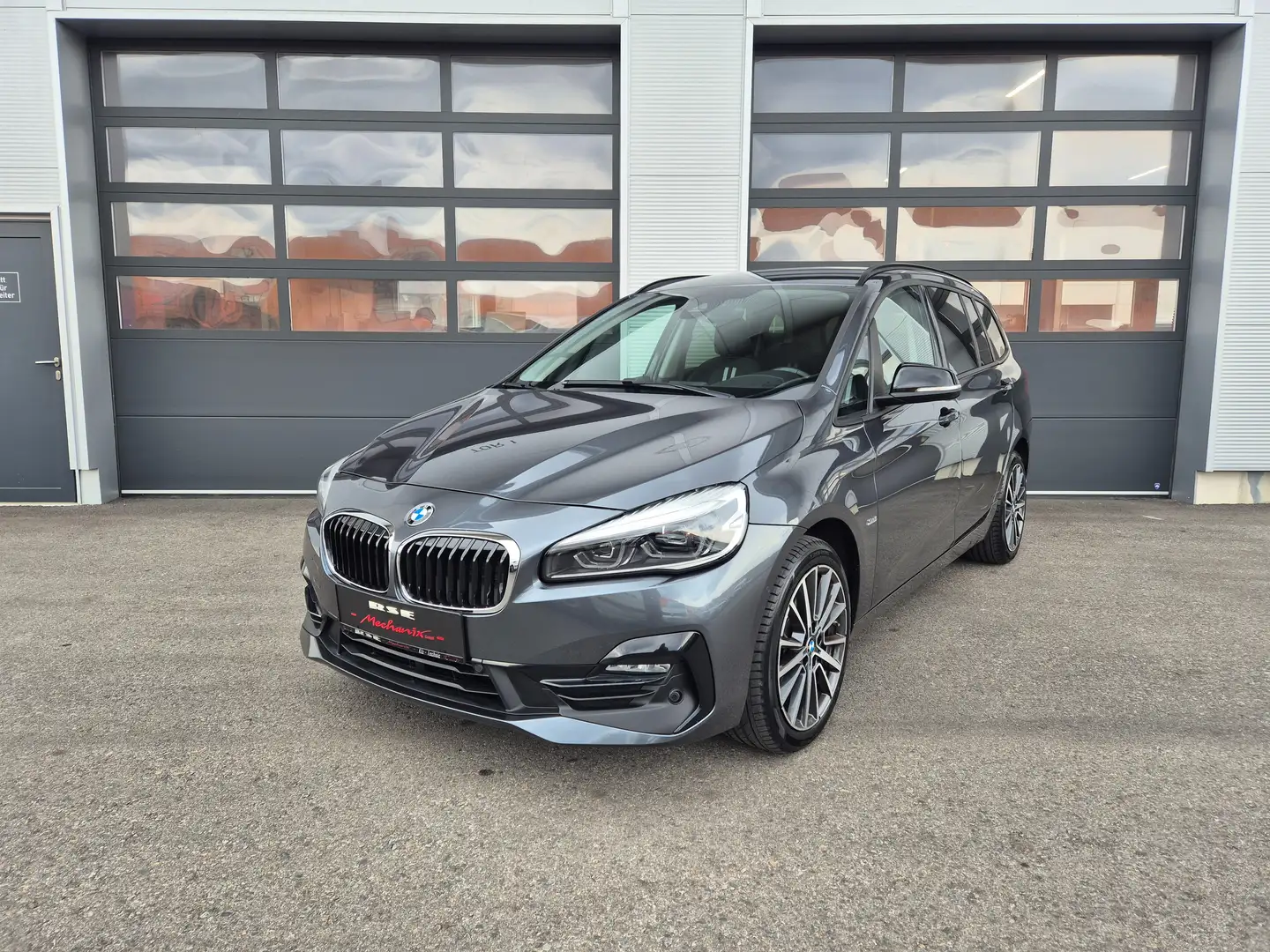 BMW 218 218 d Sport Line,LED,NAVI,Kamera,PDC Grau - 2