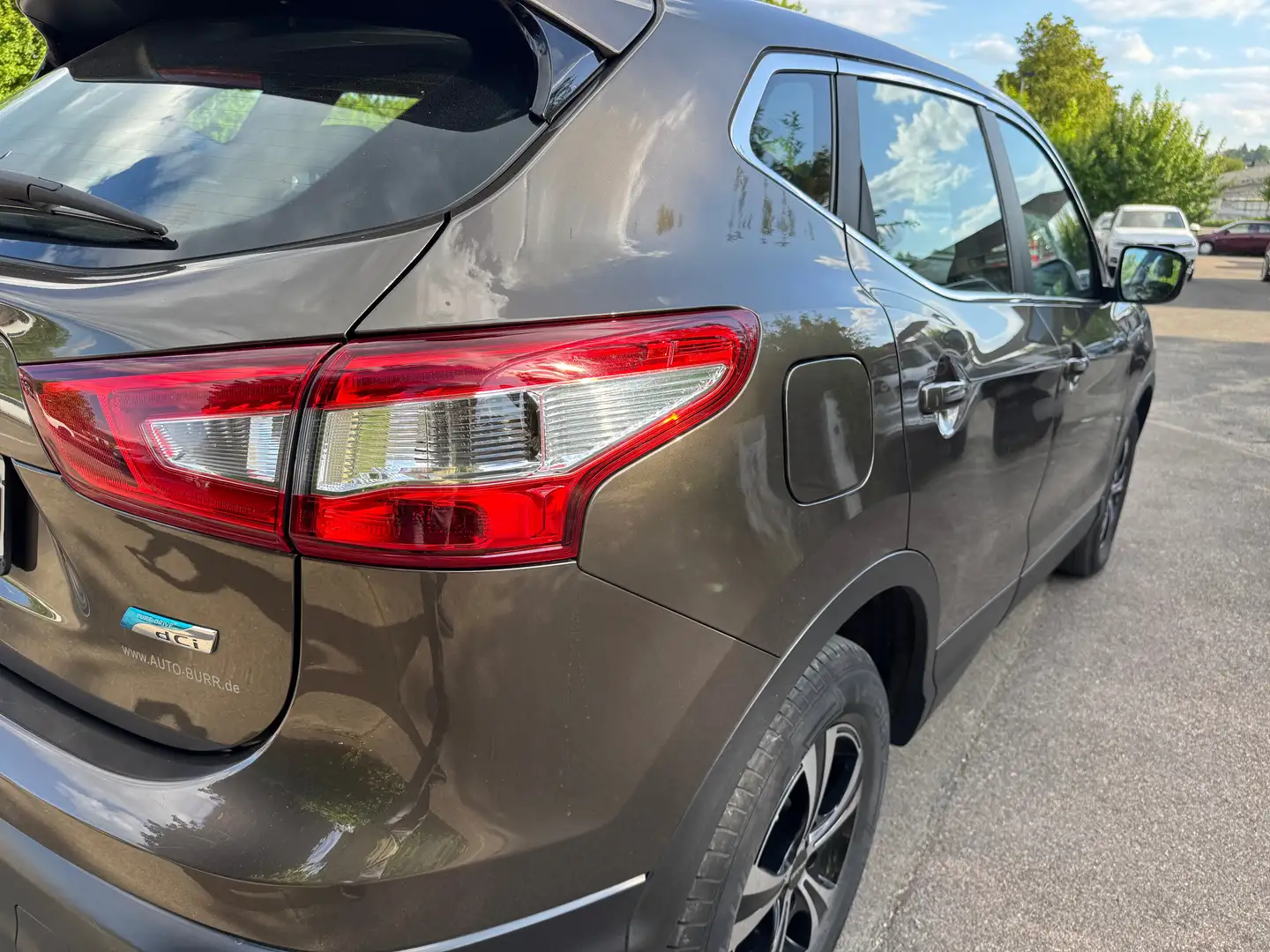 Nissan Qashqai Visia Braun - 1