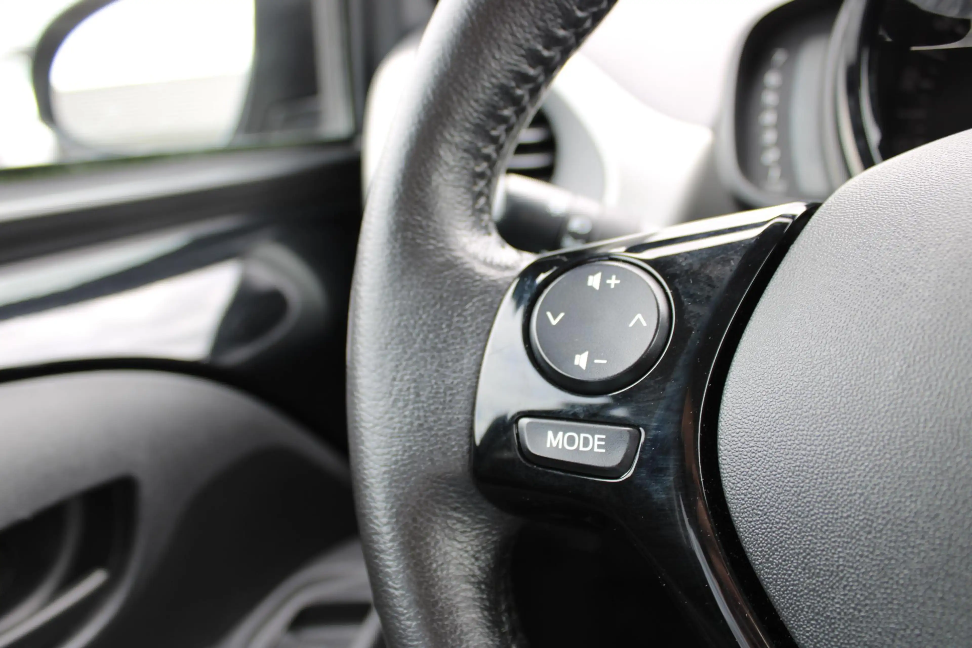 Citroen C1 1.0 e-VTi Style Edition — photo 11