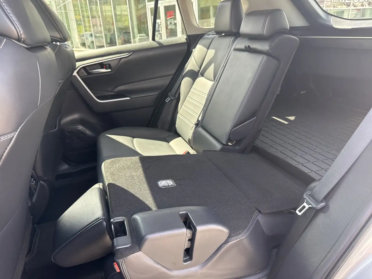 Toyota RAV 4 снимка Toyota RAV 4
