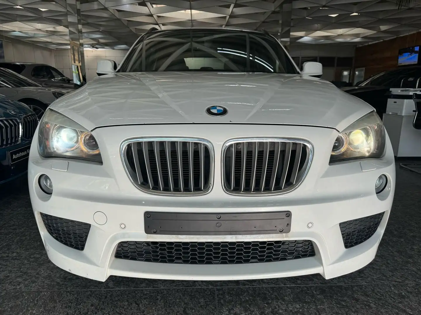 BMW X1 23d xDrive M Sport Weiß - 2