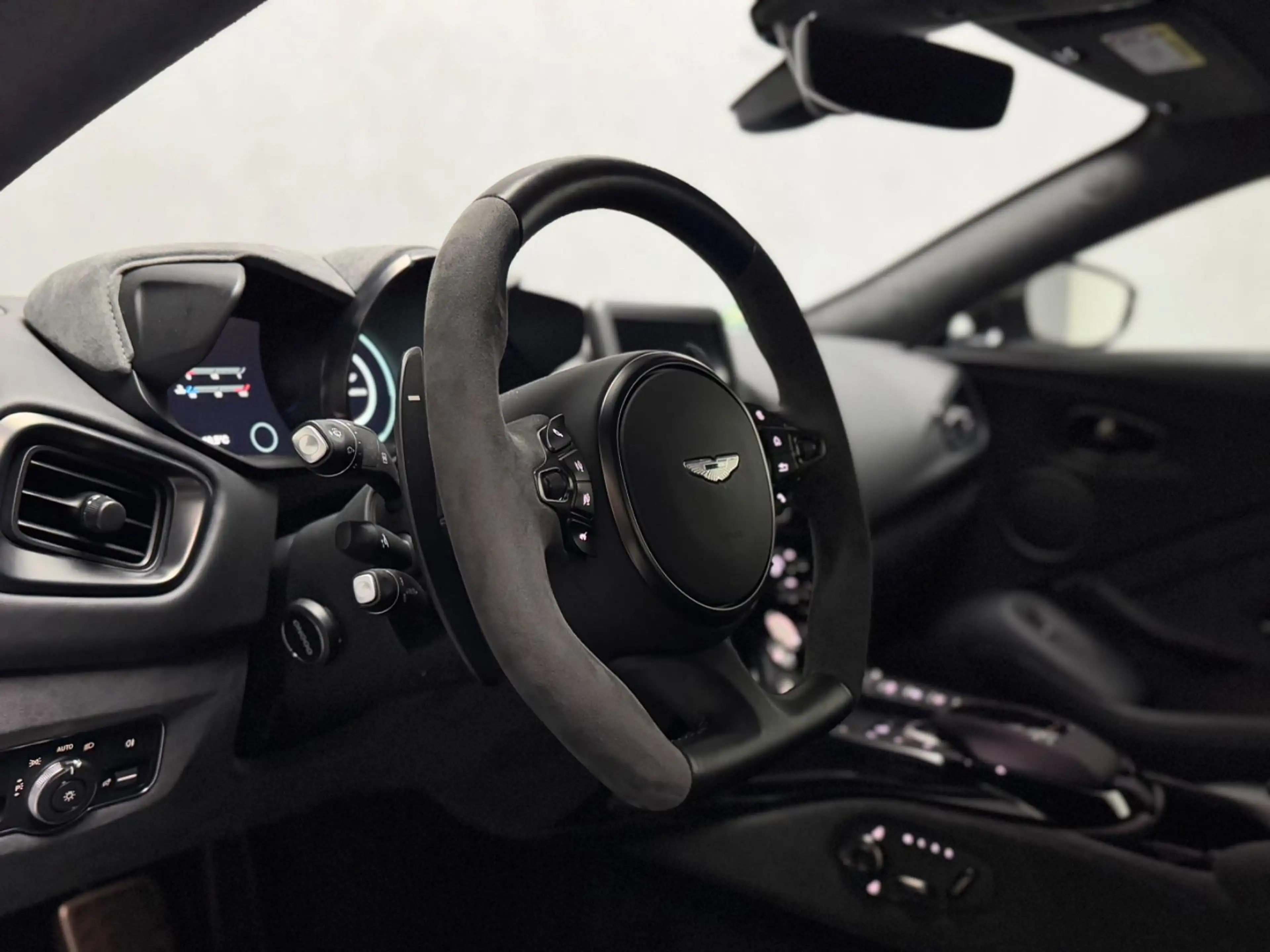 Aston Martin V8 F1 Edition 360 CARBON AERO JET BLACK — photo 3