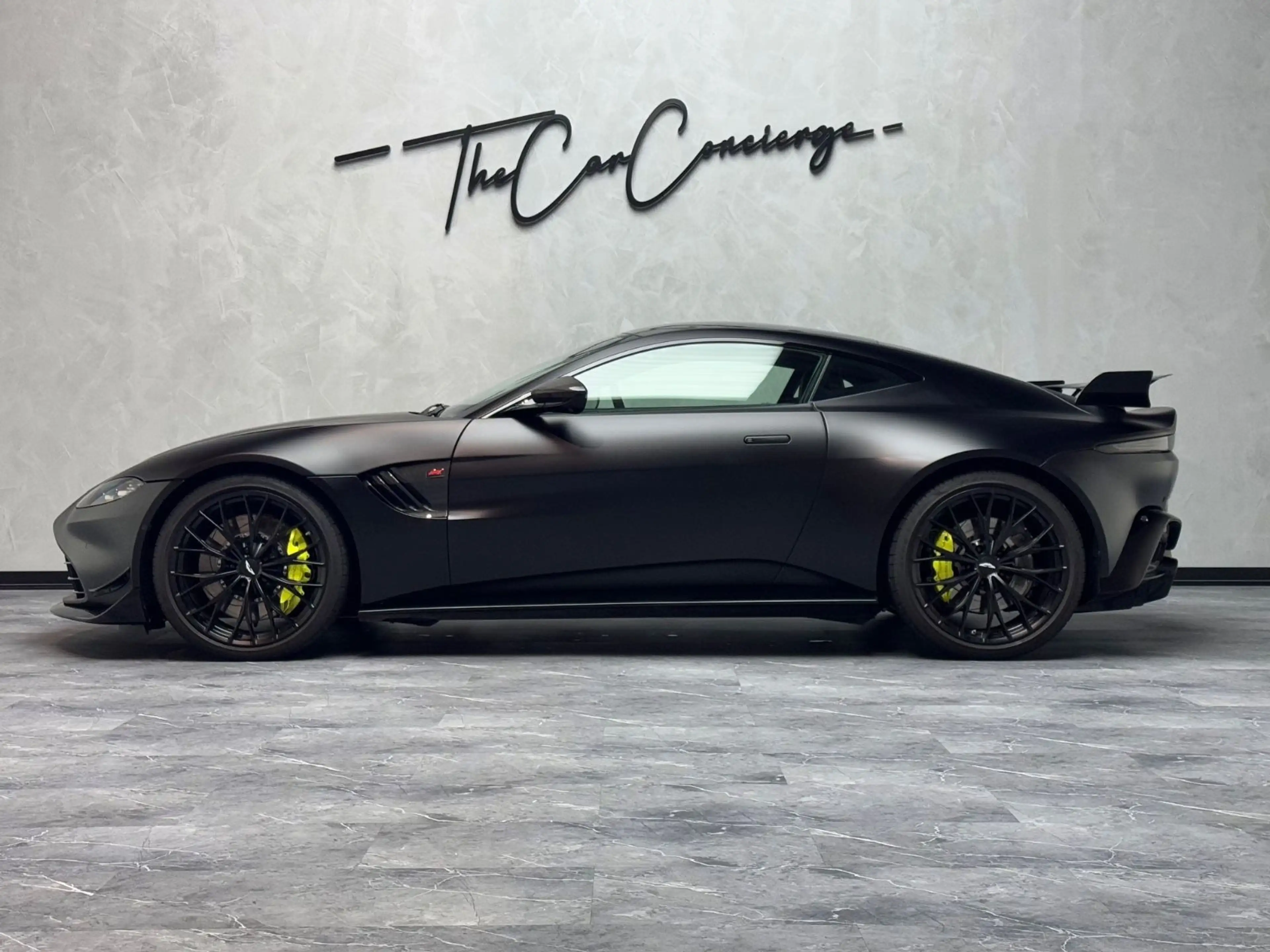 Aston Martin V8 F1 Edition 360 CARBON AERO JET BLACK — photo 5