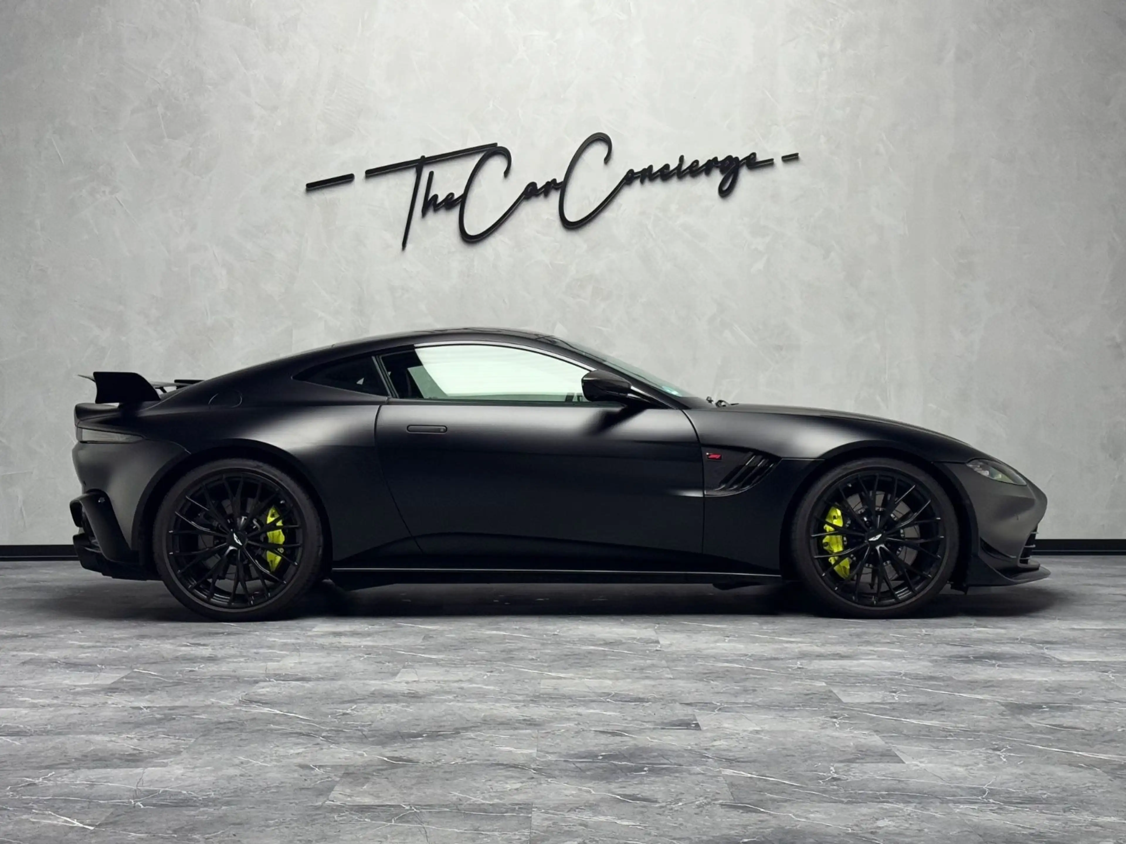 Aston Martin V8 F1 Edition 360 CARBON AERO JET BLACK — photo 6
