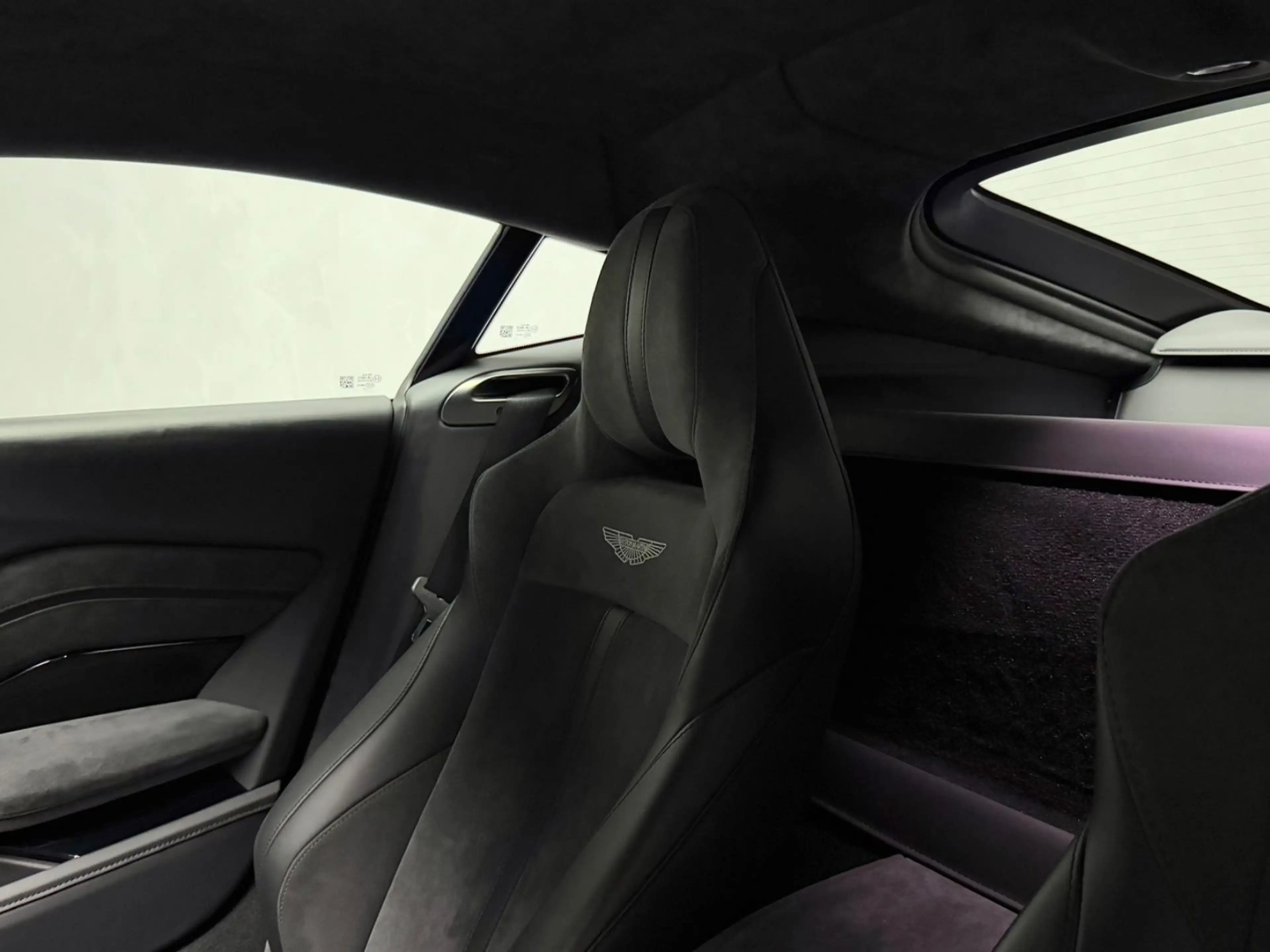 Aston Martin V8 F1 Edition 360 CARBON AERO JET BLACK — photo 12