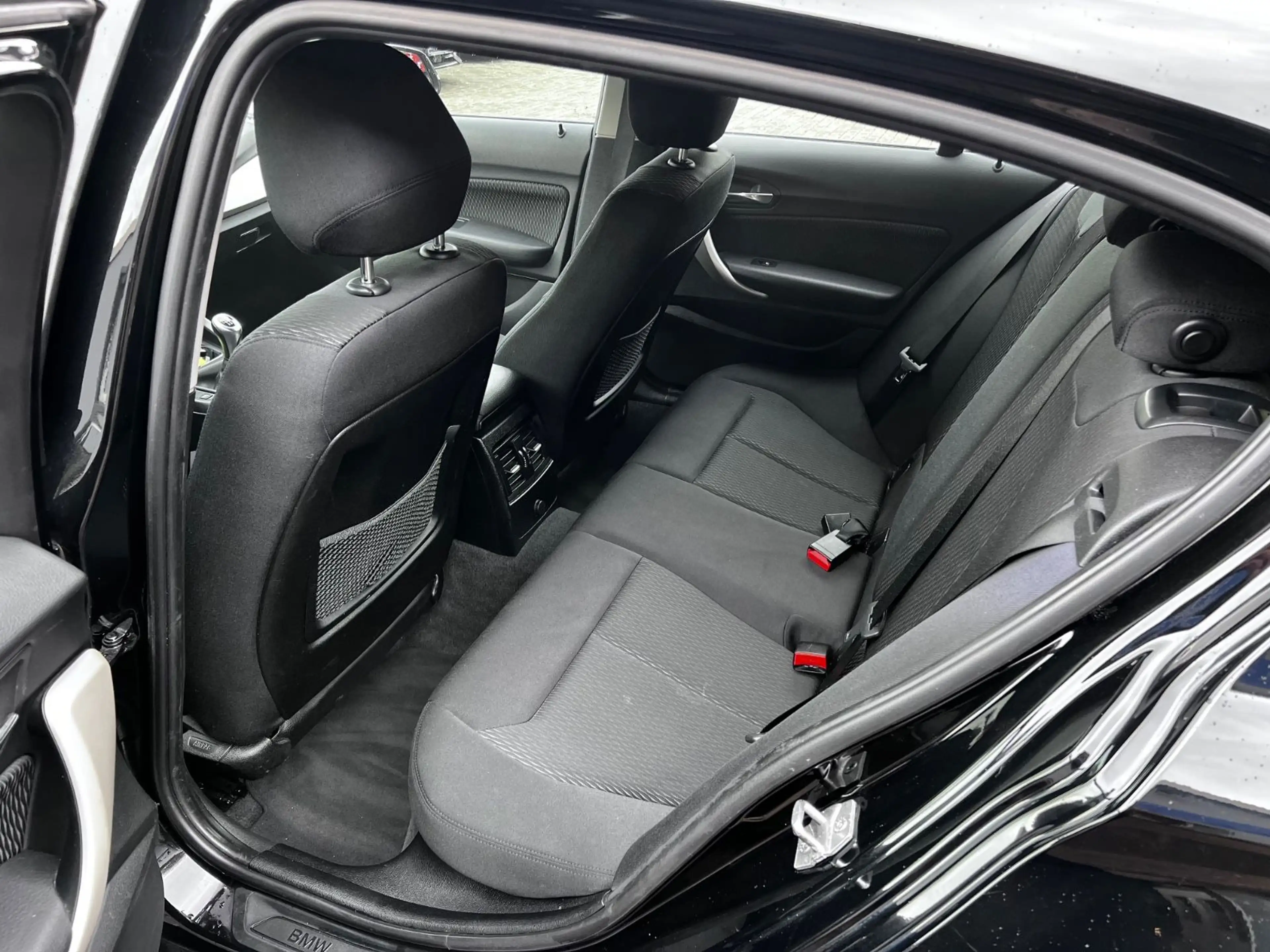 BMW 125 i Advantage 5-türig 17" — photo 11