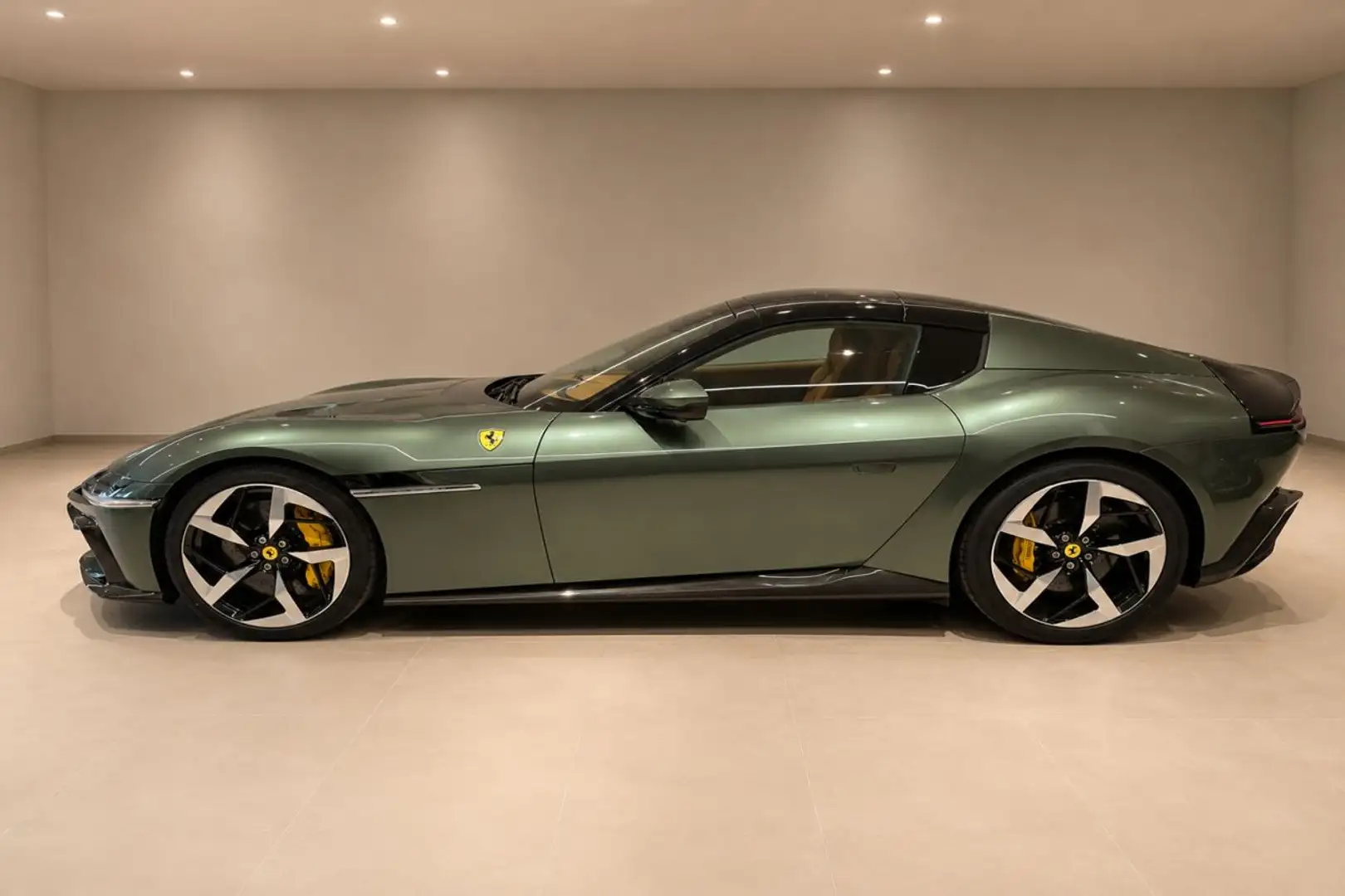 Ferrari 12 Cilindri 6.5 V12 Spider Grün - 2