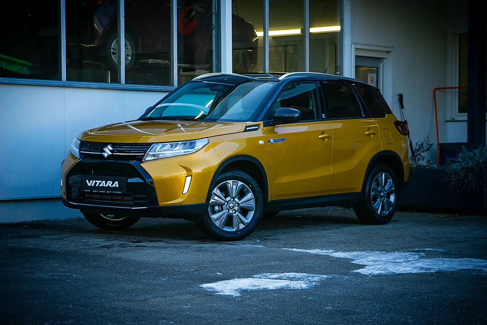Suzuki Vitara 1,4 Hybrid ALLGRIP shine *LAGERND*NEUWAGEN* Gelb - 2