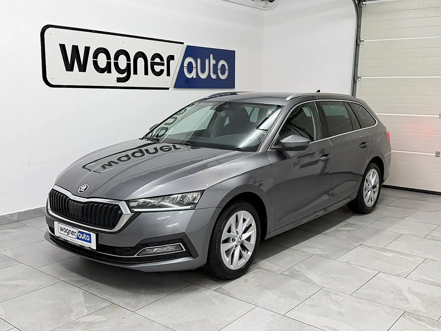 Skoda Octavia Combi 2,0 TDI Style DSG. LED/ACC/Navi/el.AHK/RF... Grau - 2