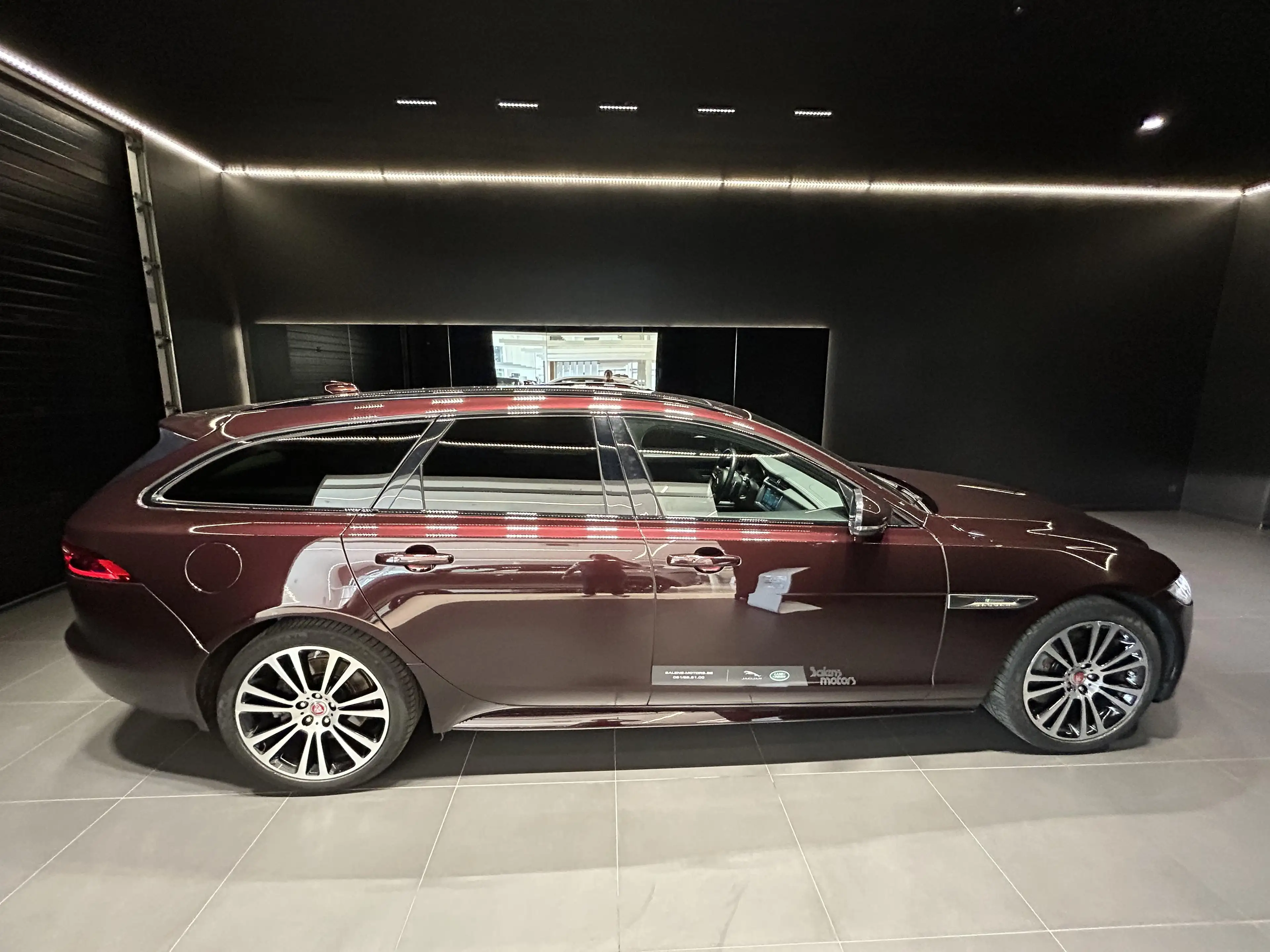 Jaguar XF R-Sport — photo 7