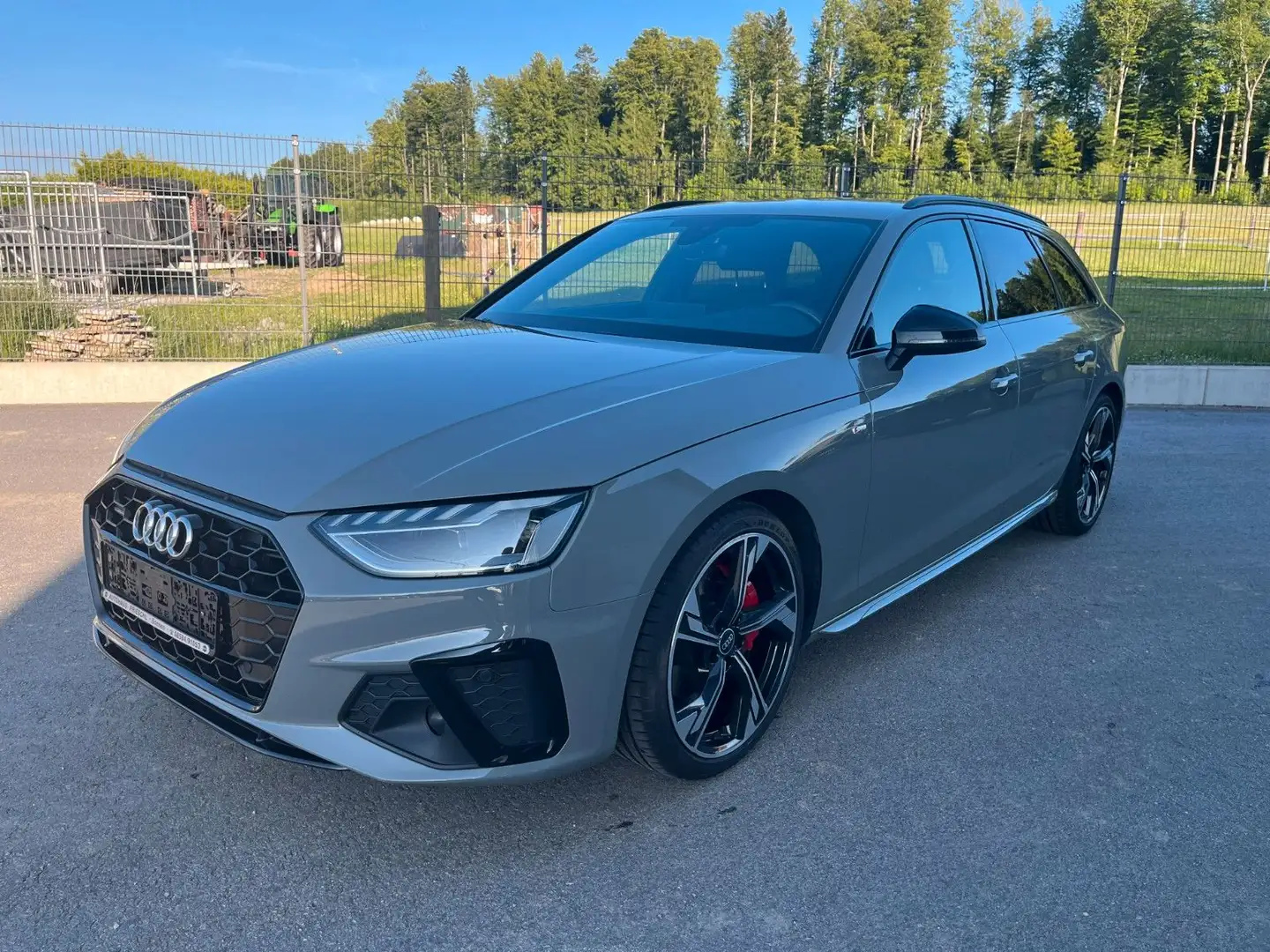 Audi A4 Avant 40 TDI S tr. quattro S line,19",Kamera, Grijs - 2