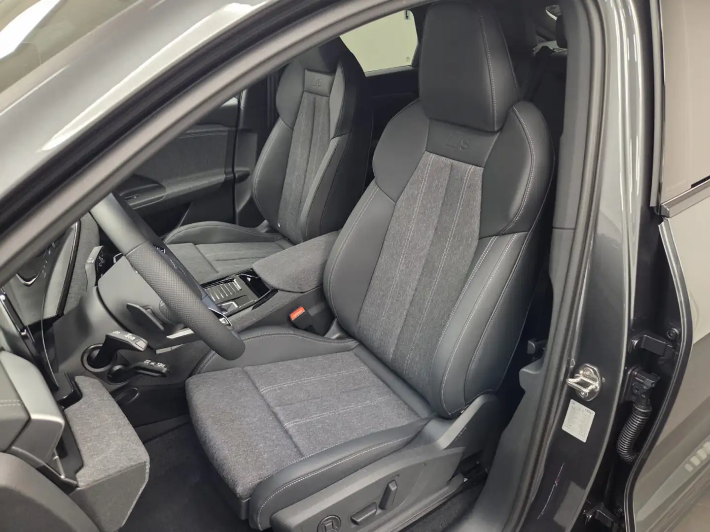 Audi Q6 e-tron Sportback e-tron performance 306ch / 225 kW Gris - 2