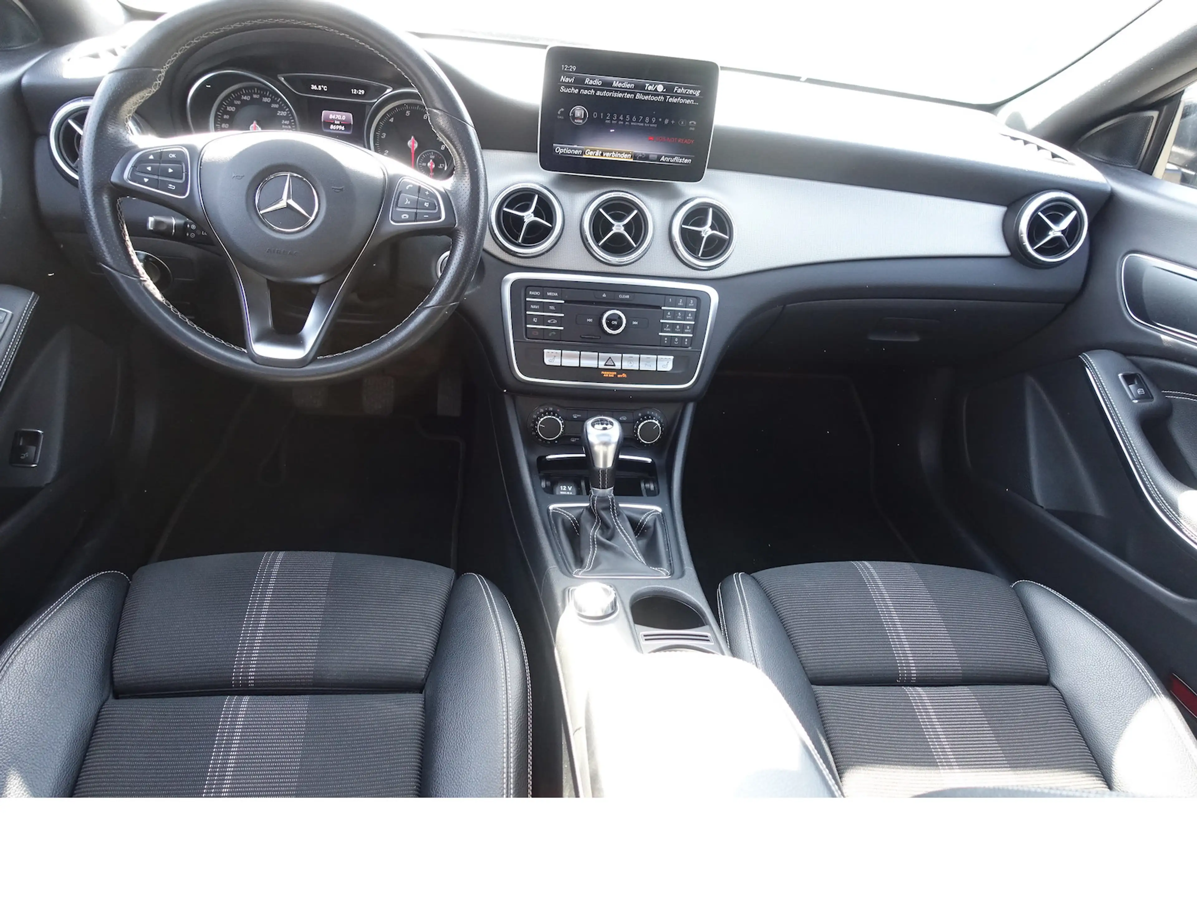 Mercedes-Benz CLA 200 Urban Style Edition LED Pano AHK Alu 18´´ — photo 10
