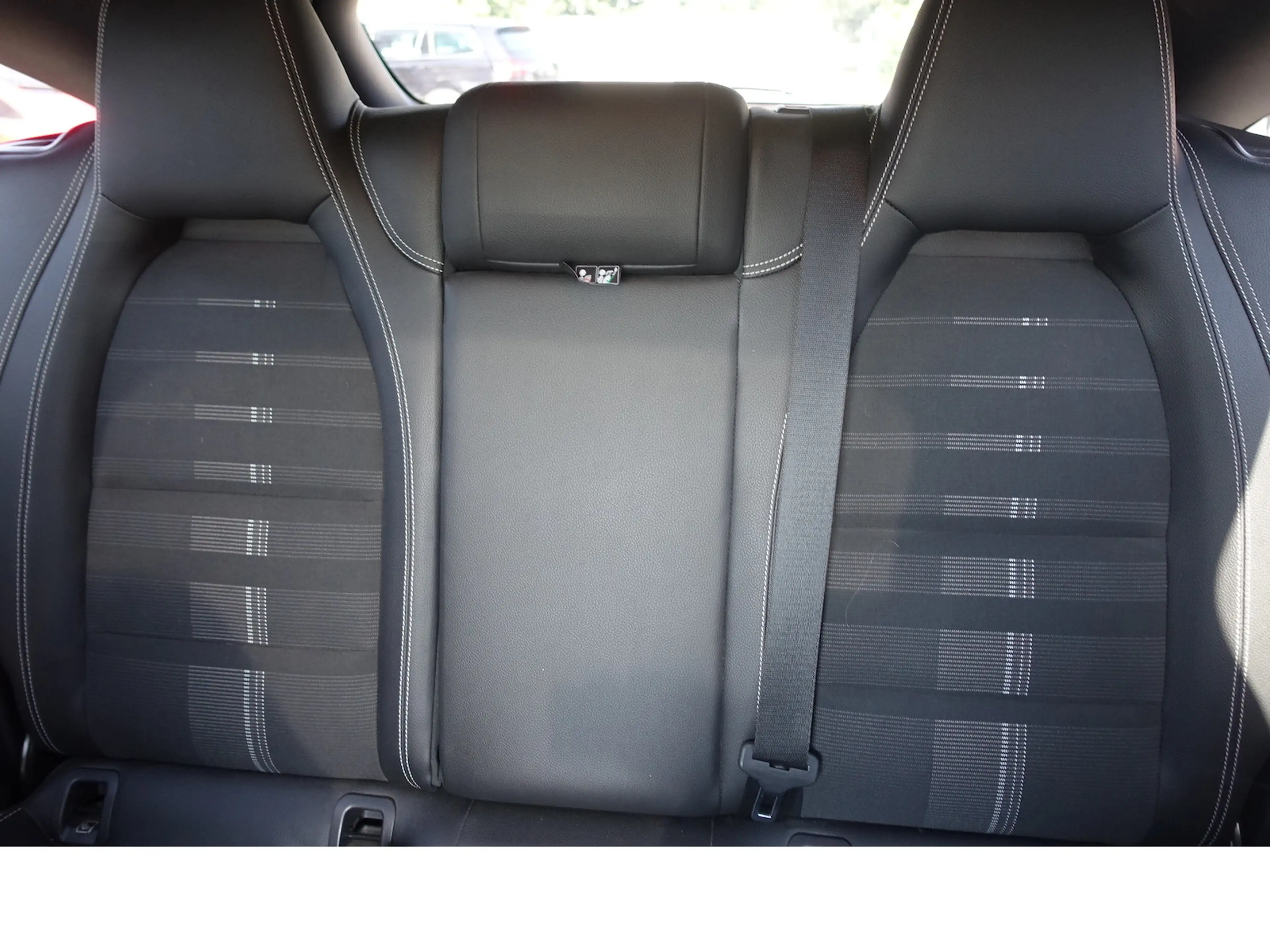 Mercedes-Benz CLA 200 Urban Style Edition LED Pano AHK Alu 18´´ — photo 9