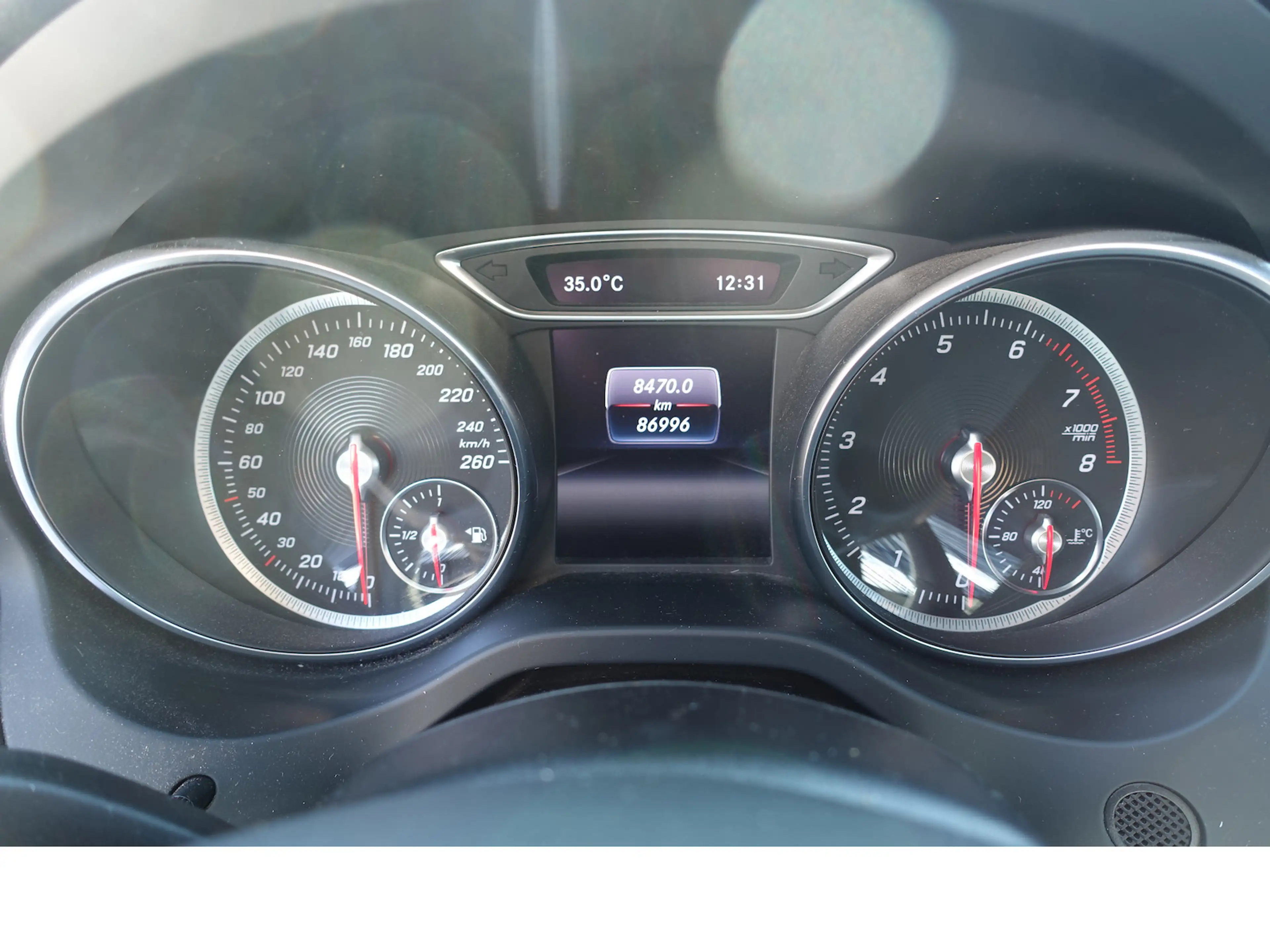 Mercedes-Benz CLA 200 Urban Style Edition LED Pano AHK Alu 18´´ — photo 13