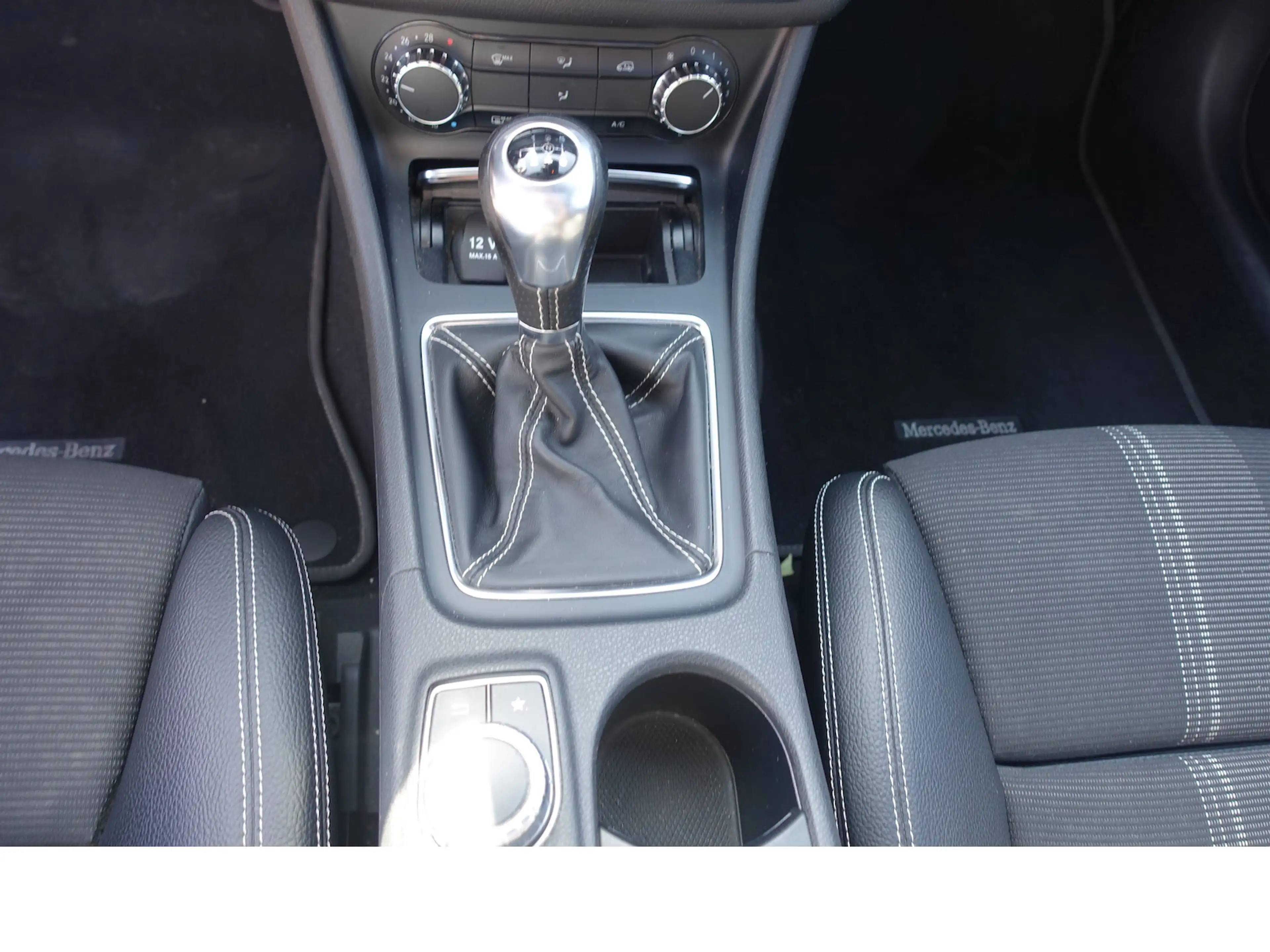 Mercedes-Benz CLA 200 Urban Style Edition LED Pano AHK Alu 18´´ — photo 15