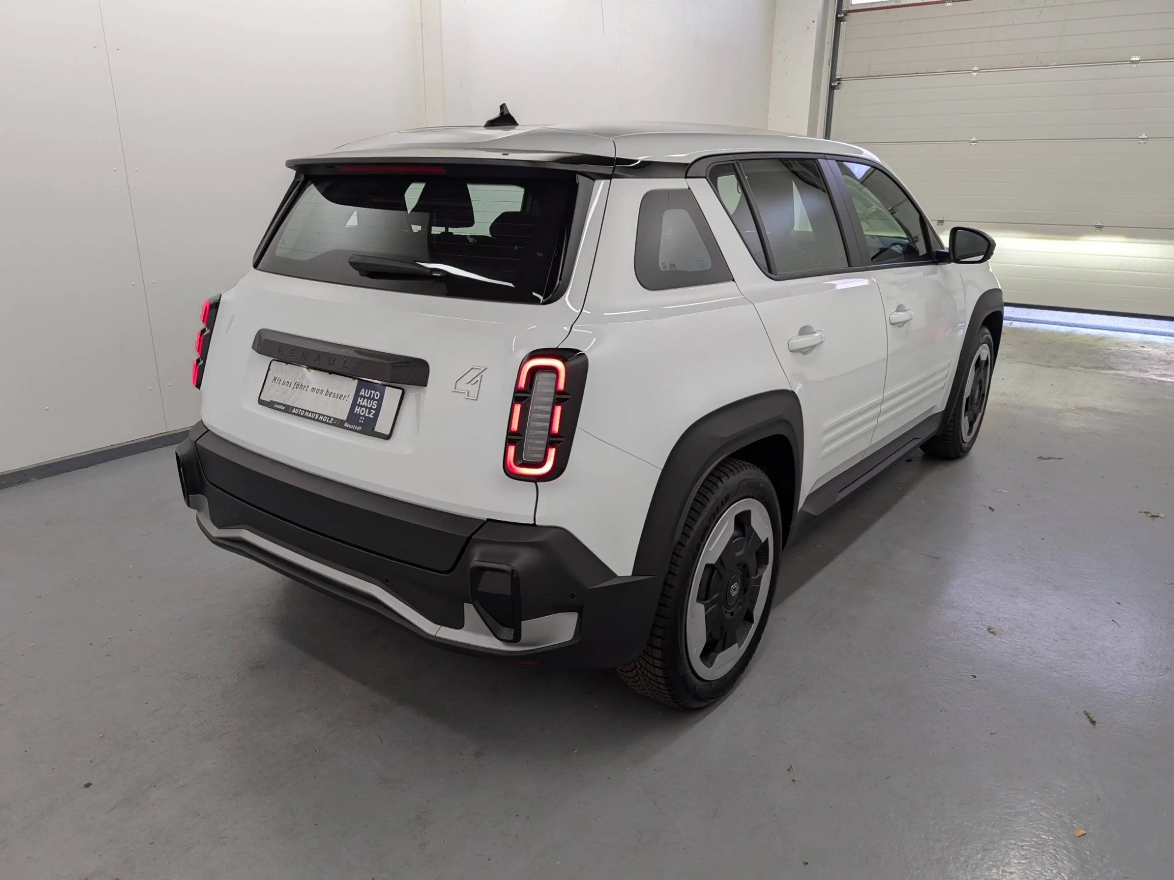 Renault R 4 E-Tech Evolution 150 Comfort Range — photo 4