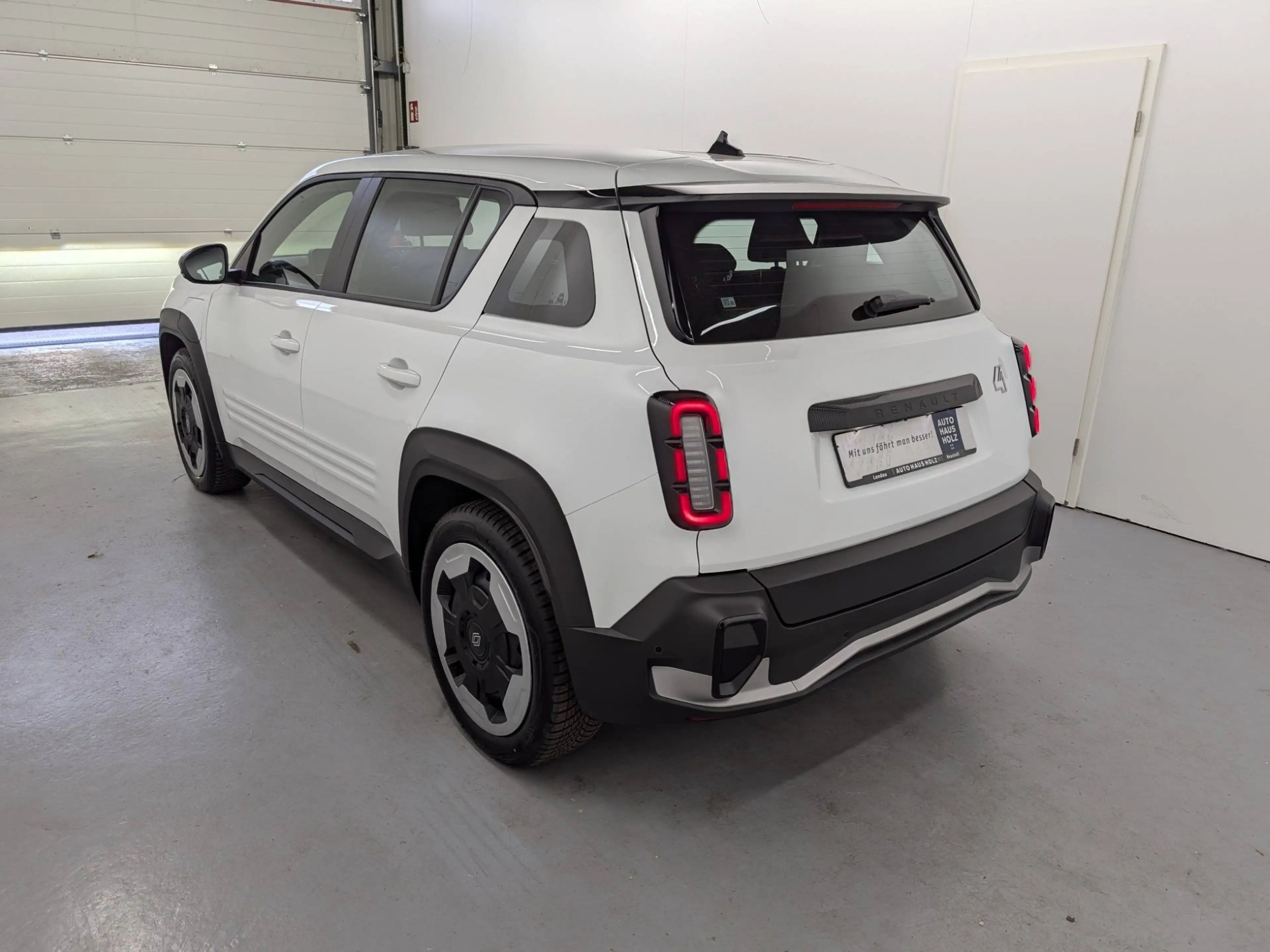 Renault R 4 E-Tech Evolution 150 Comfort Range — photo 2