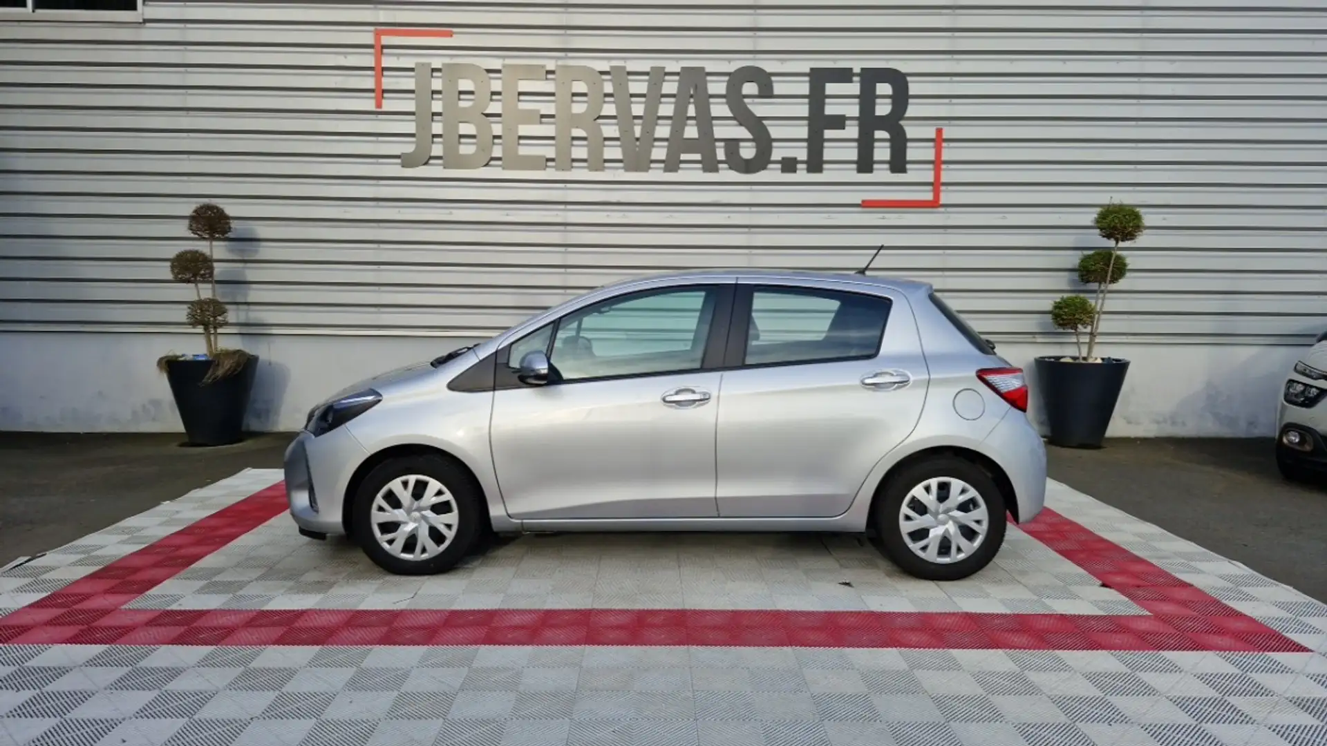 Toyota Yaris PRO MY19 110 VVT-I FRANCE BUSINESS - 1