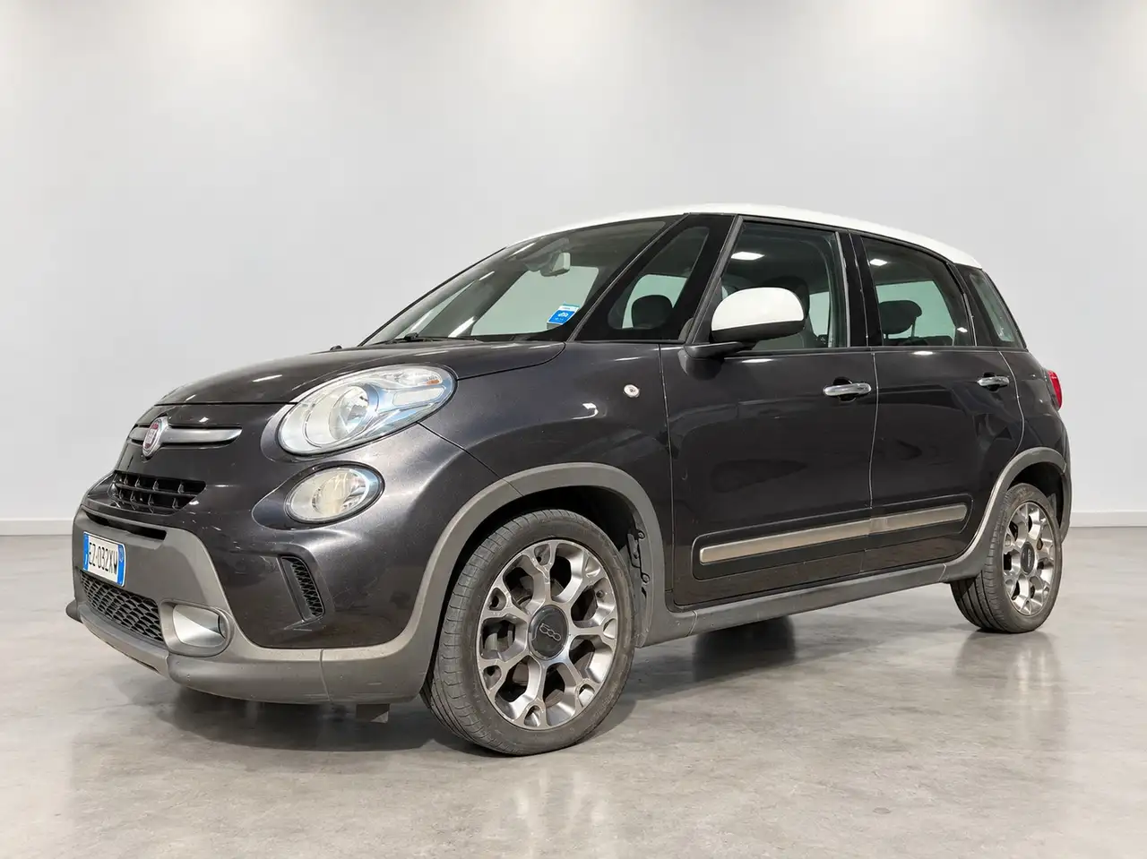 Fiat 500L 1.6 mjt Trekking 105cv — photo 1 of 13